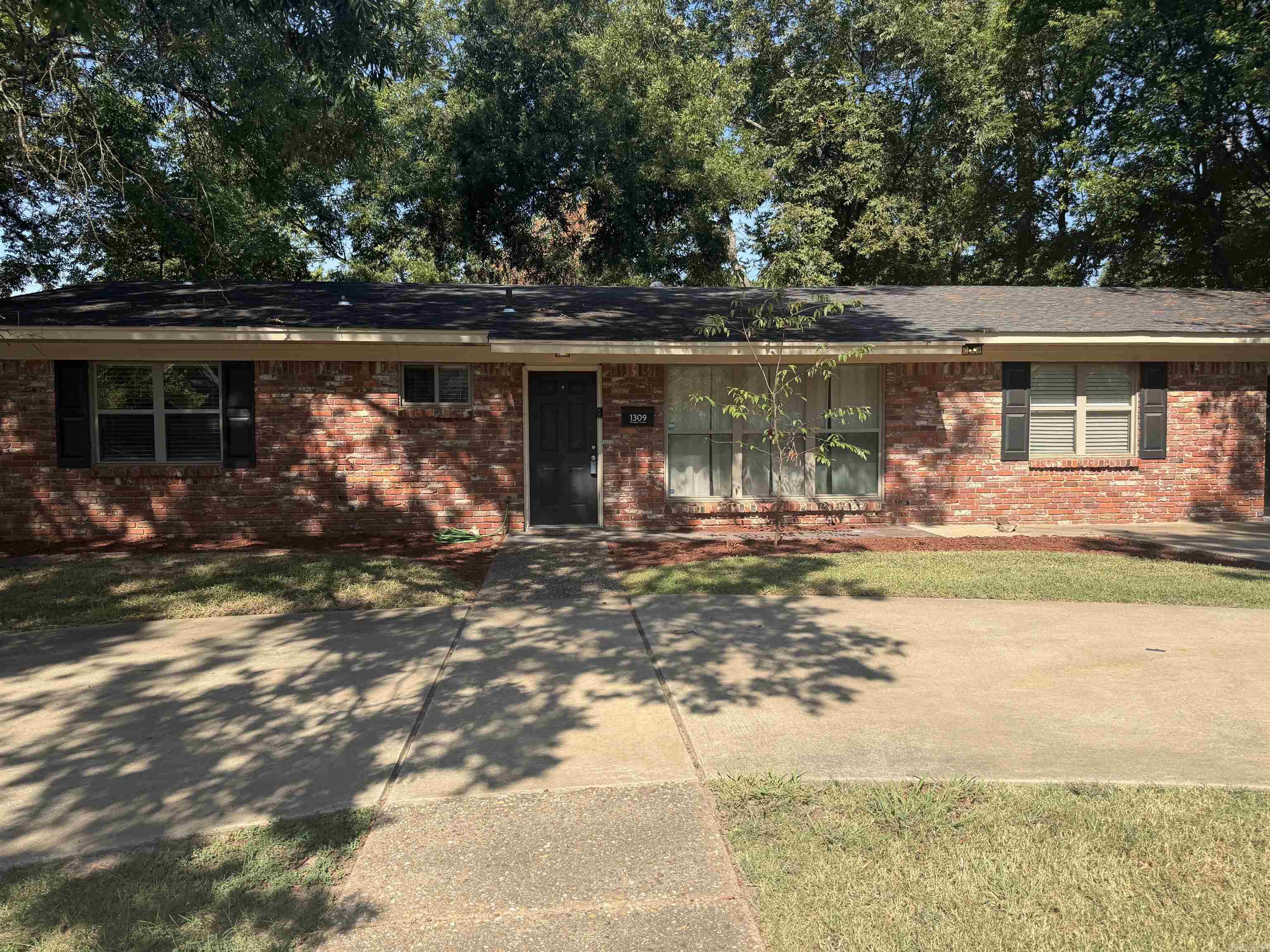 1309 Donaghey  Conway, AR