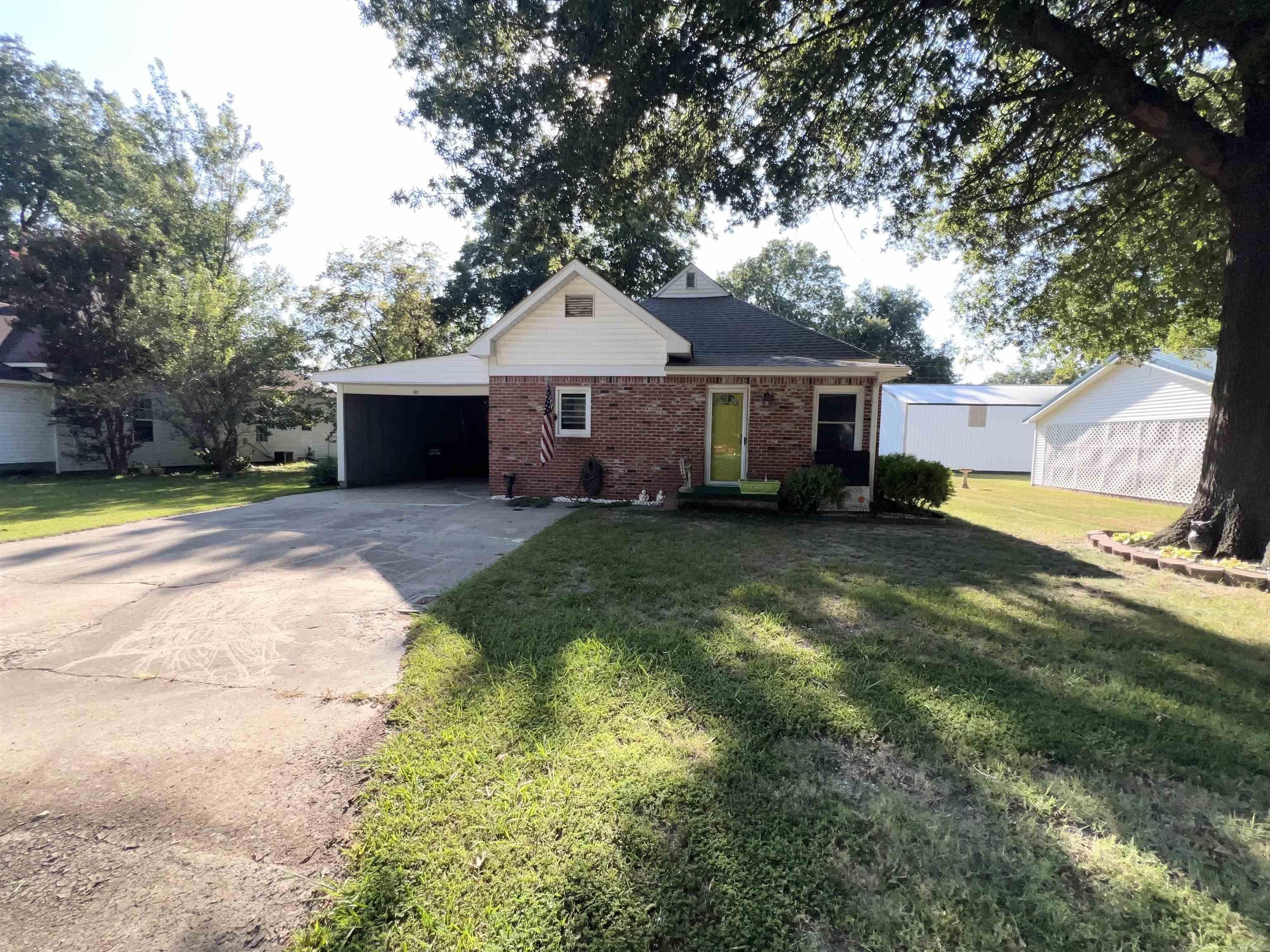 260 N Monroe  Piggott, AR