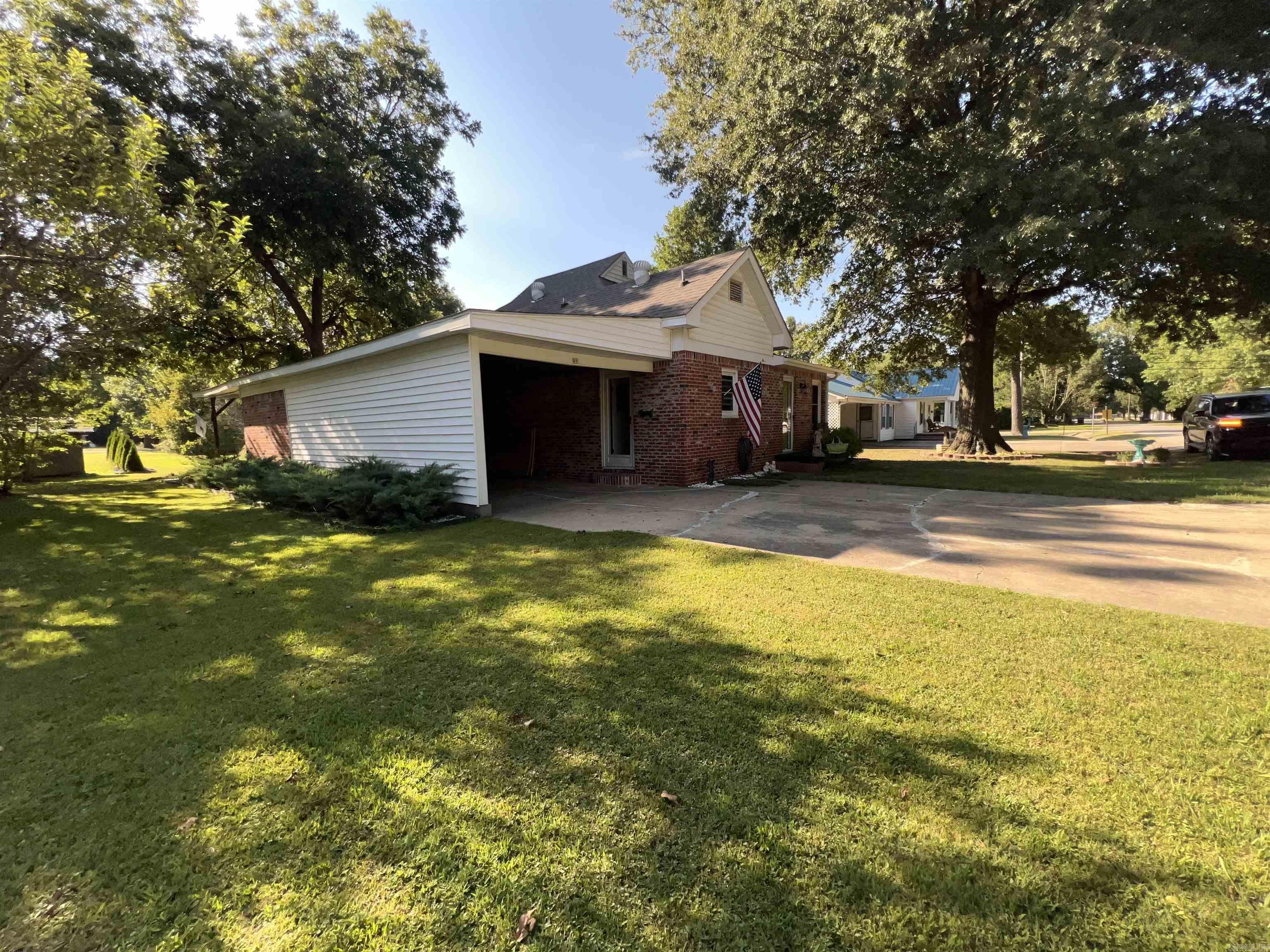 260 N Monroe  Piggott, AR
