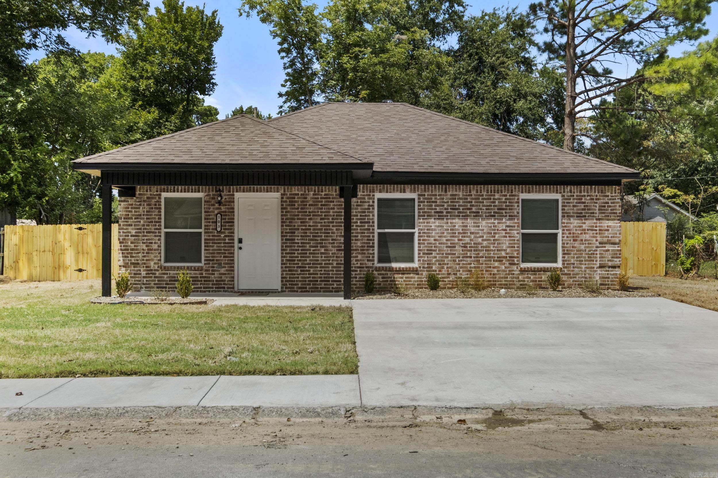 103  North  Jacksonville, AR