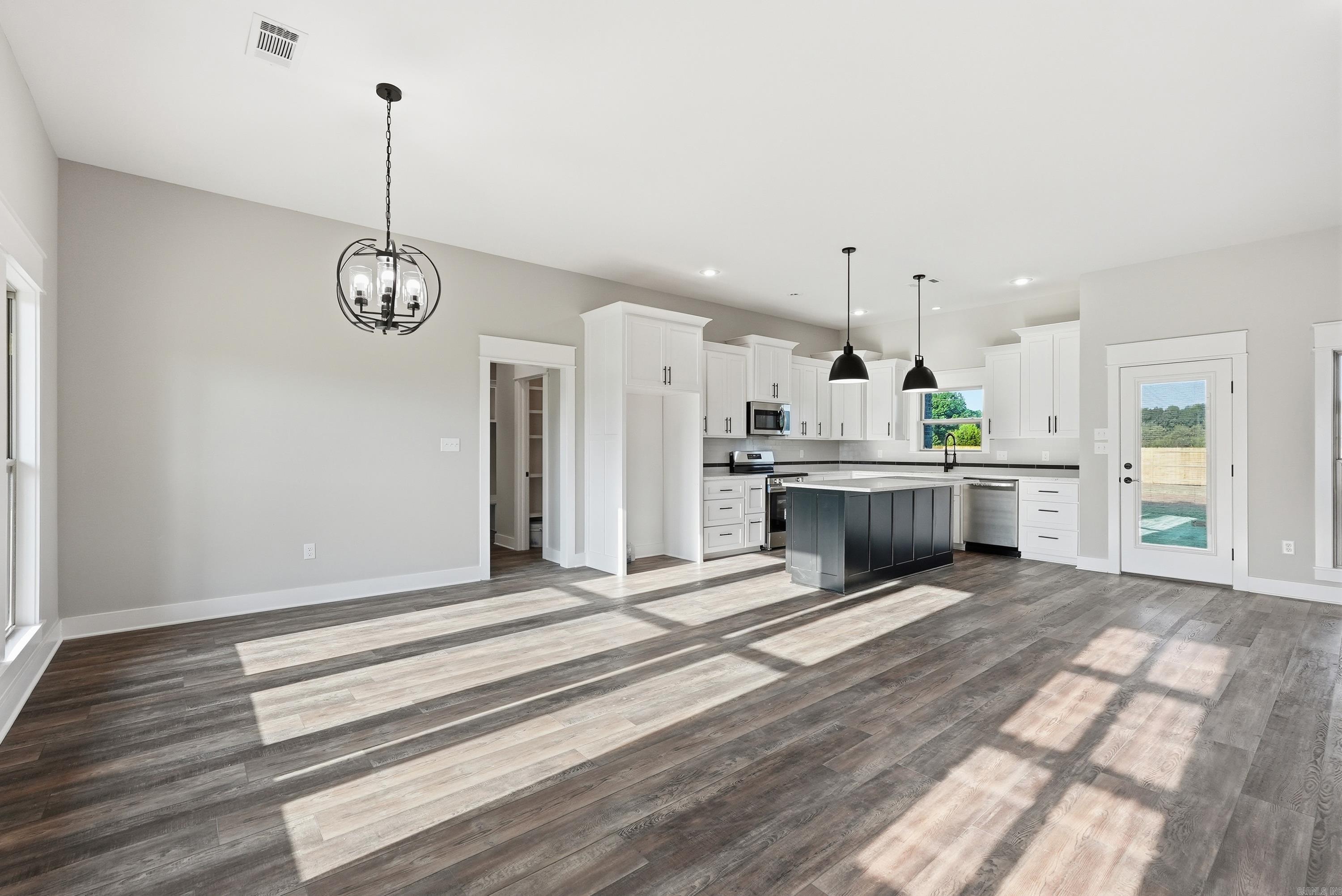26 Sunny  Morrilton, AR