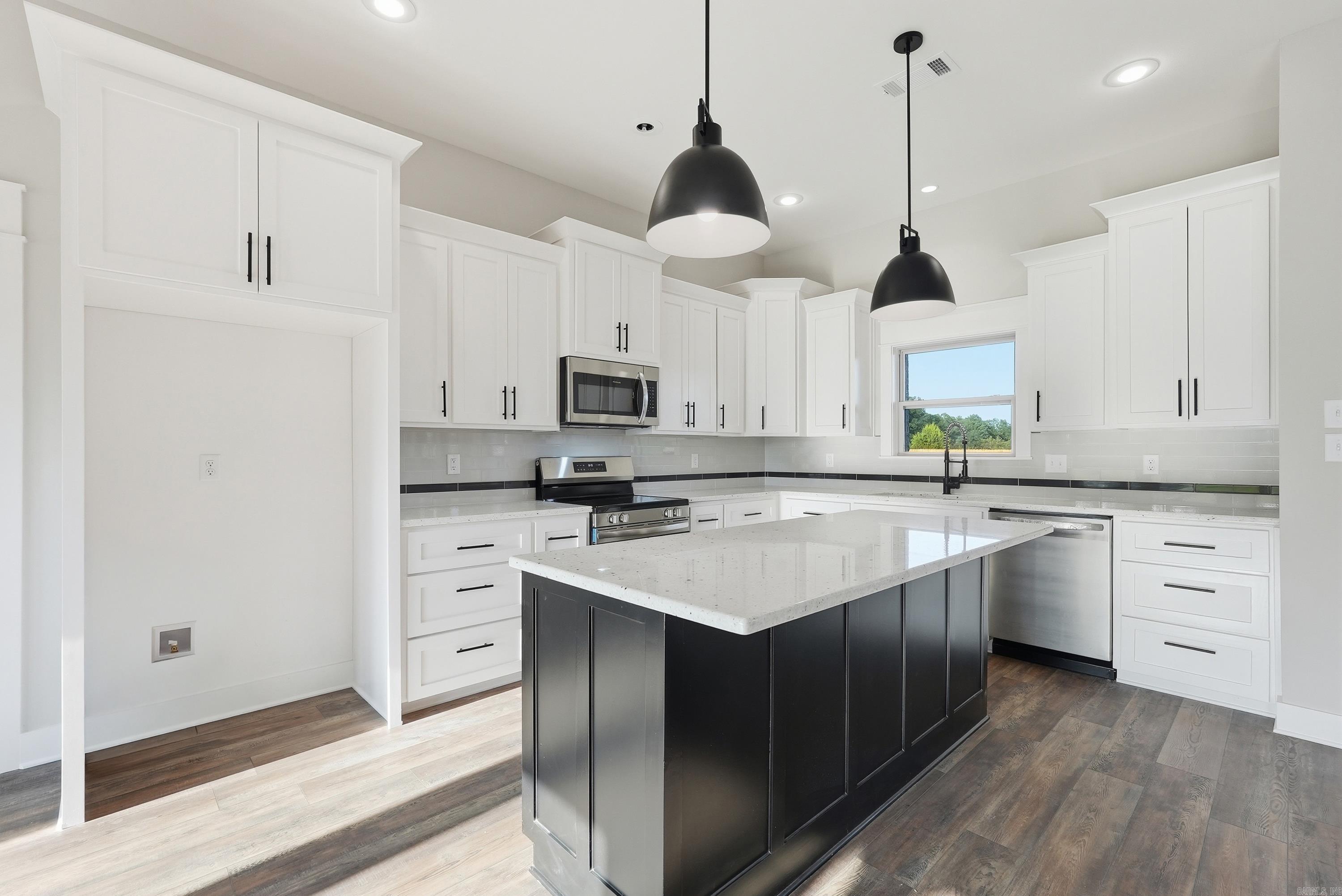 26 Sunny  Morrilton, AR