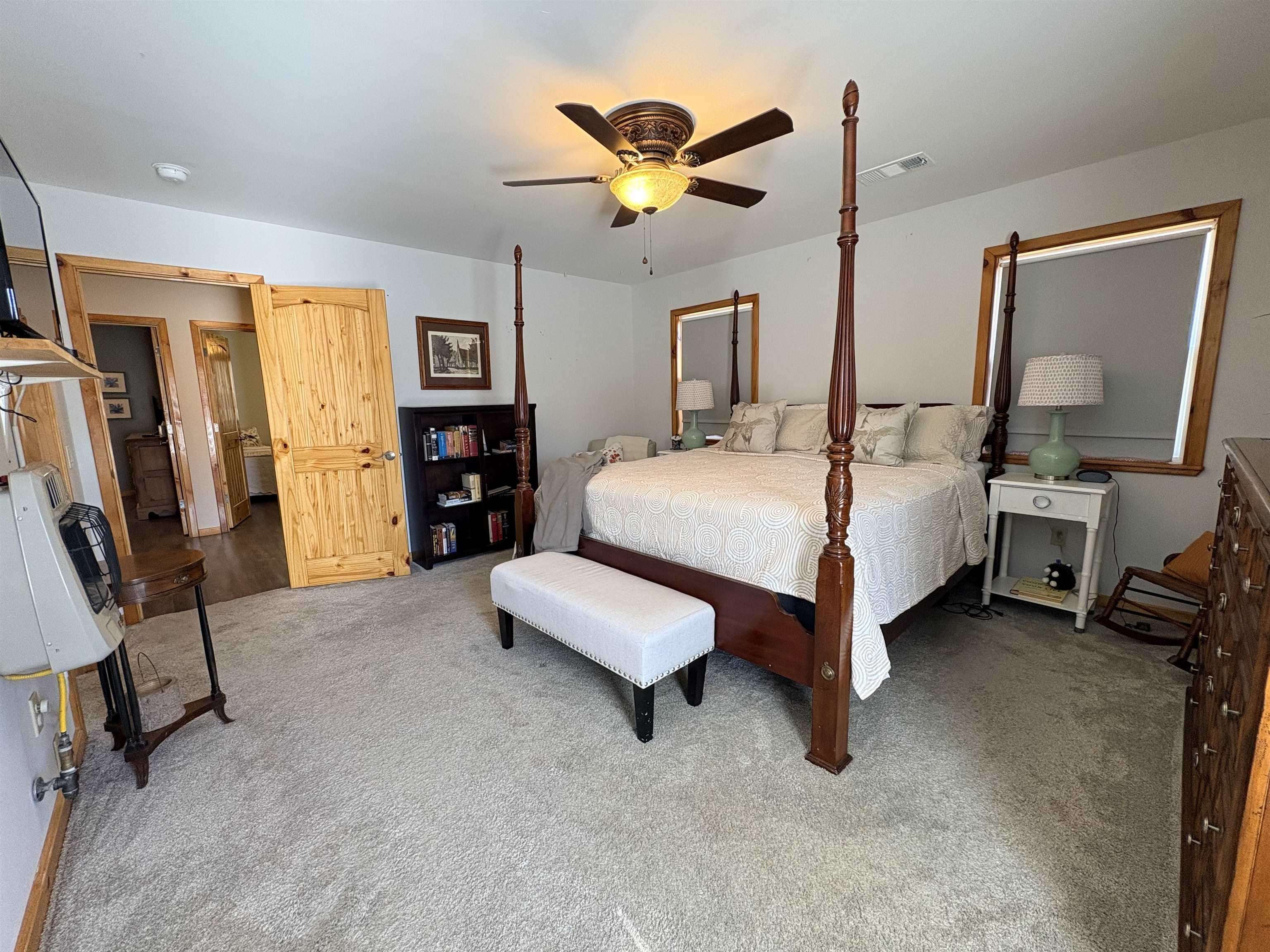 3 Hosti  Cherokee Village, AR