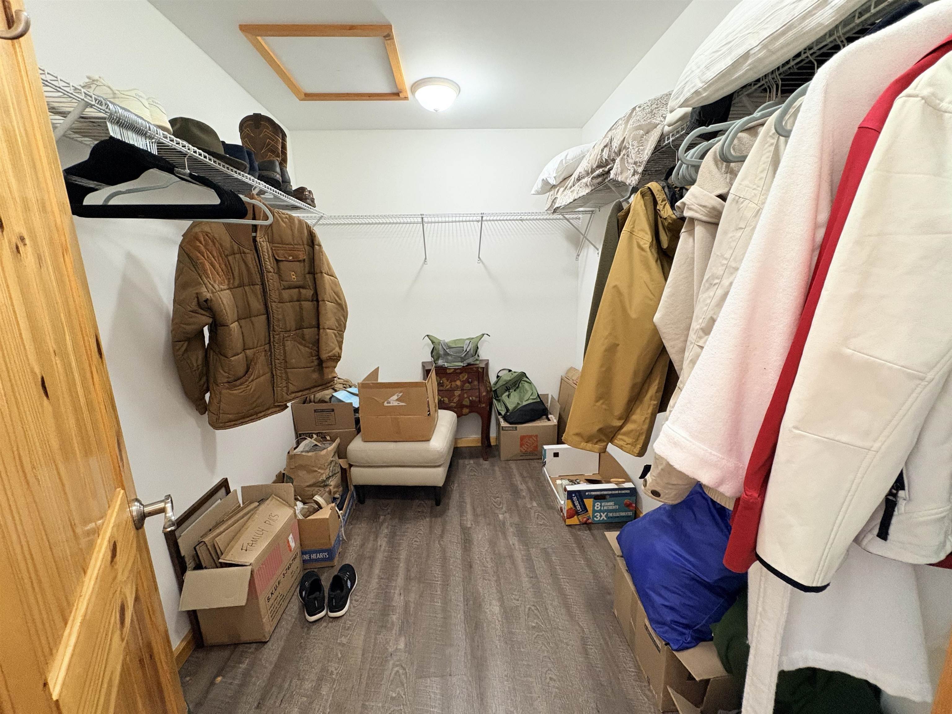 3 Hosti  Cherokee Village, AR