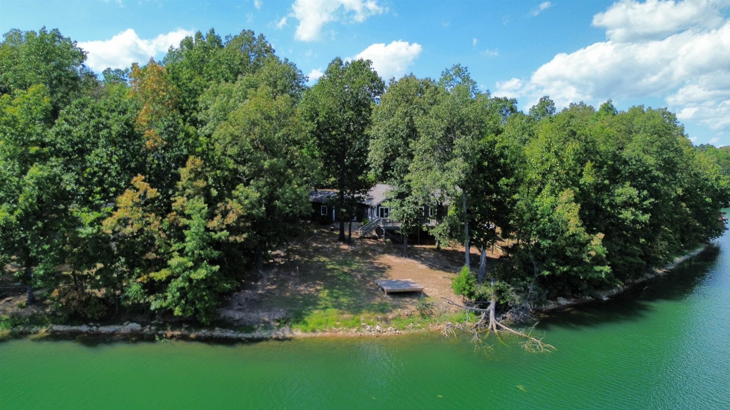 3 Hosti  Cherokee Village, AR