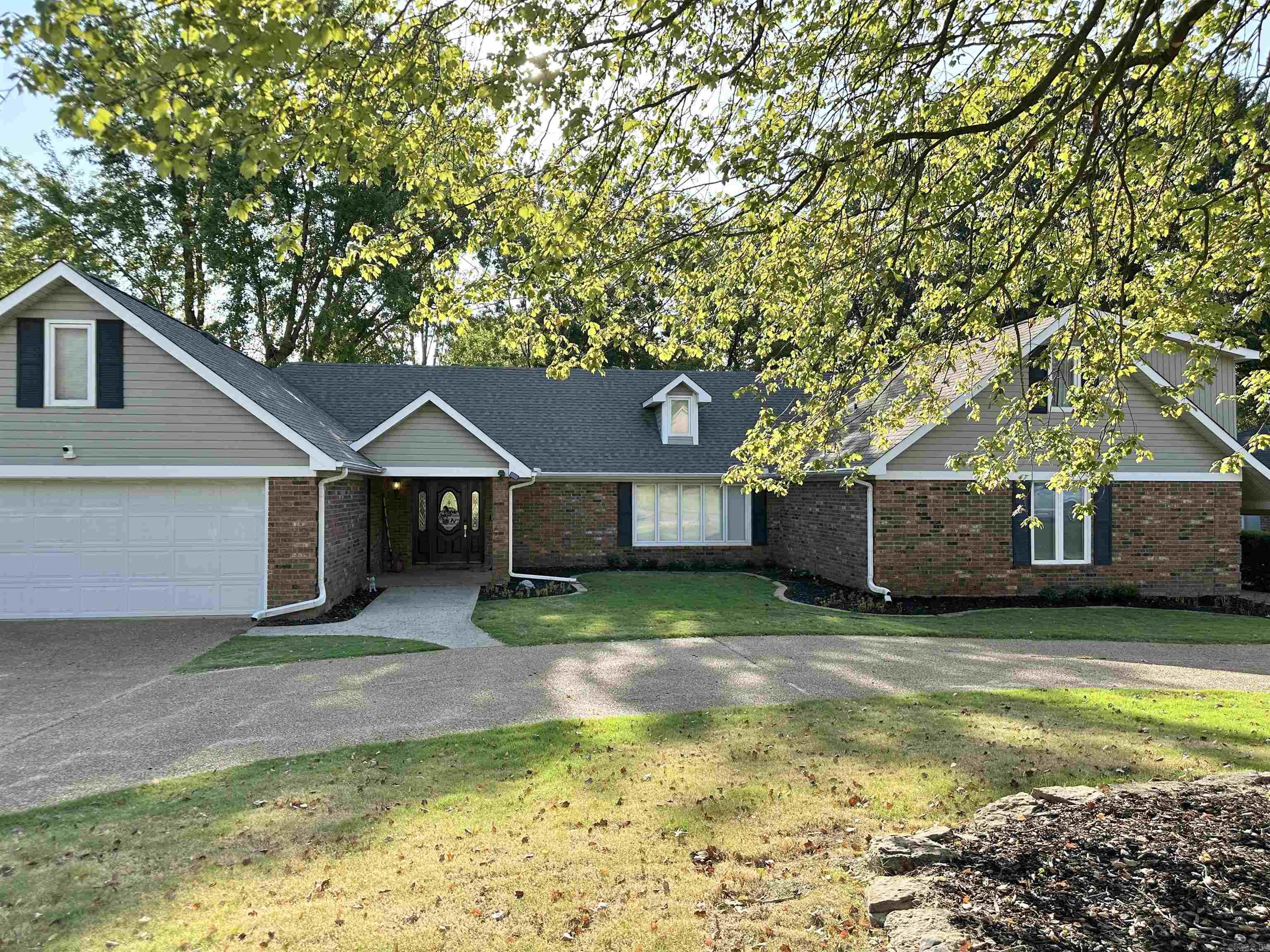 1408  Hillcrest  Jonesboro, AR