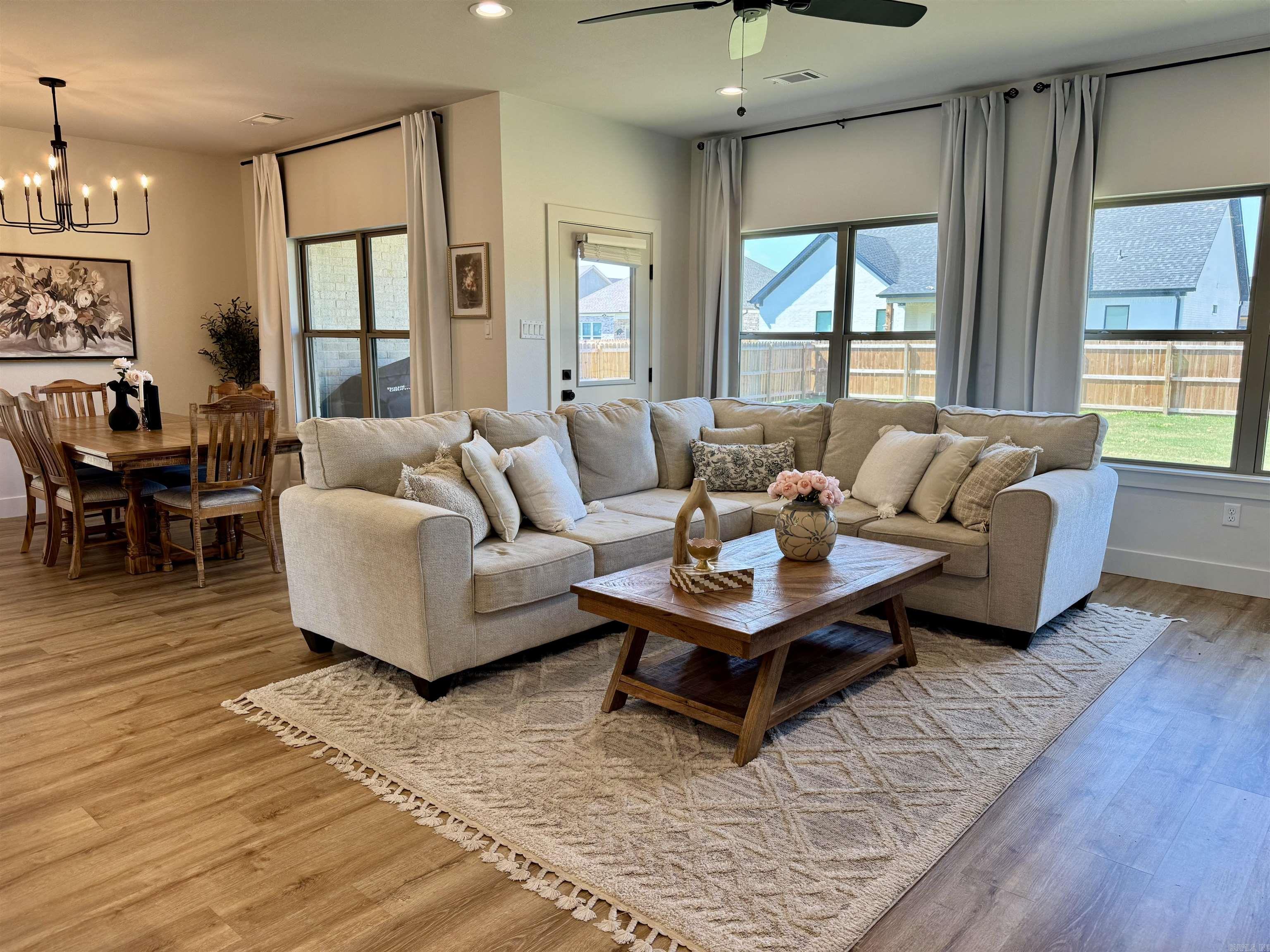 29 Dandelion  Greenbrier, AR