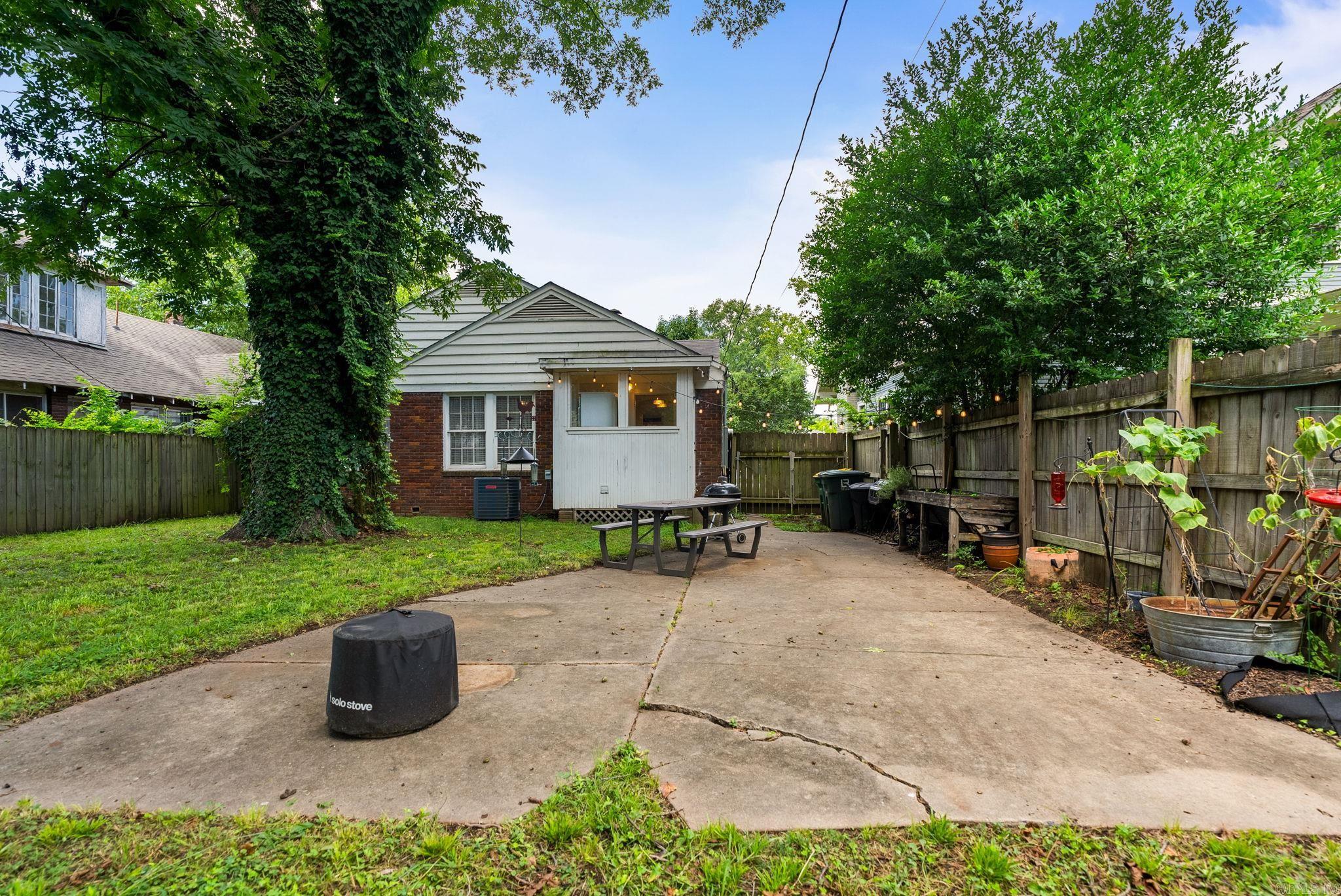 2005 S State  Little Rock, AR