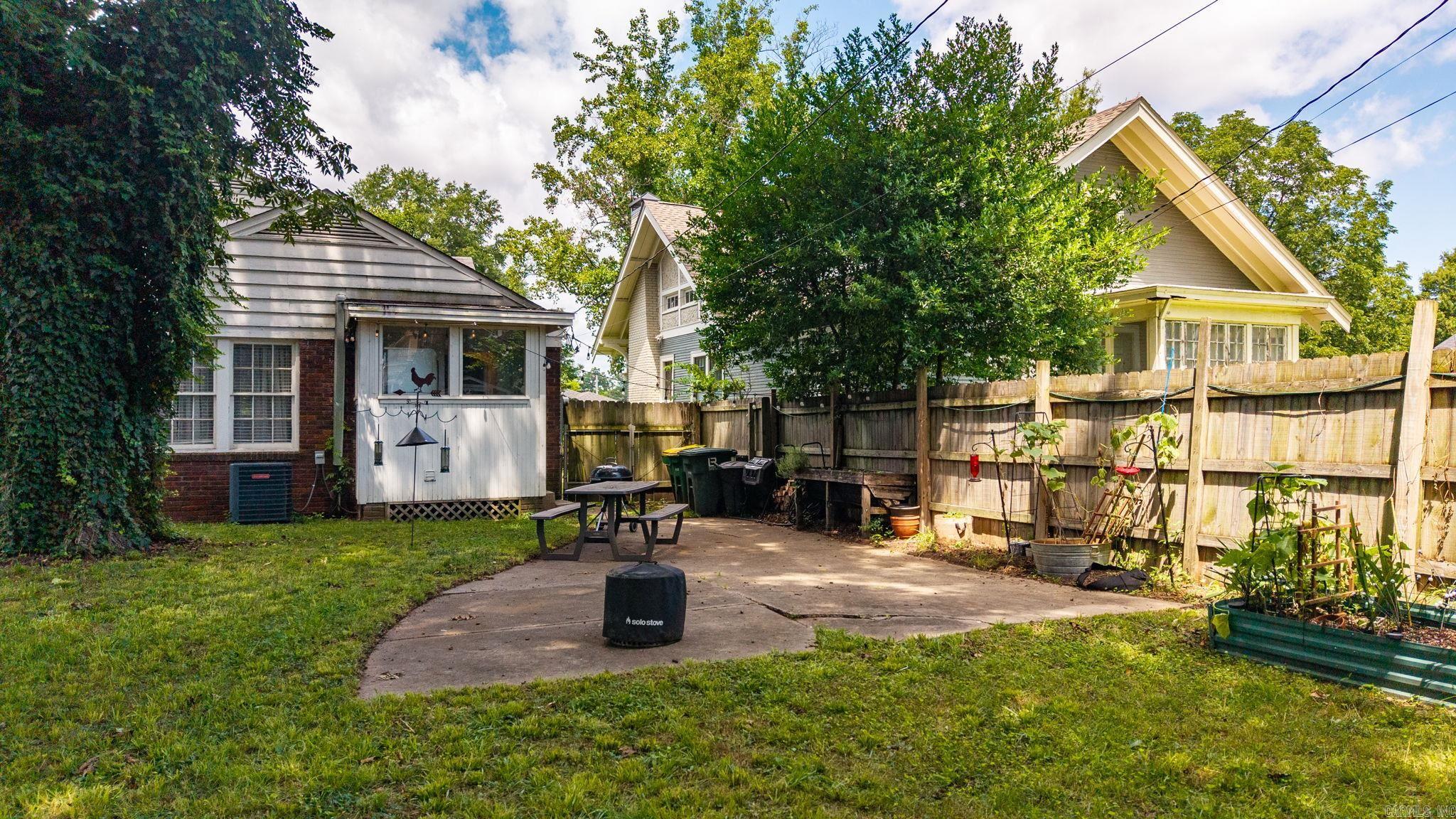 2005 S State  Little Rock, AR