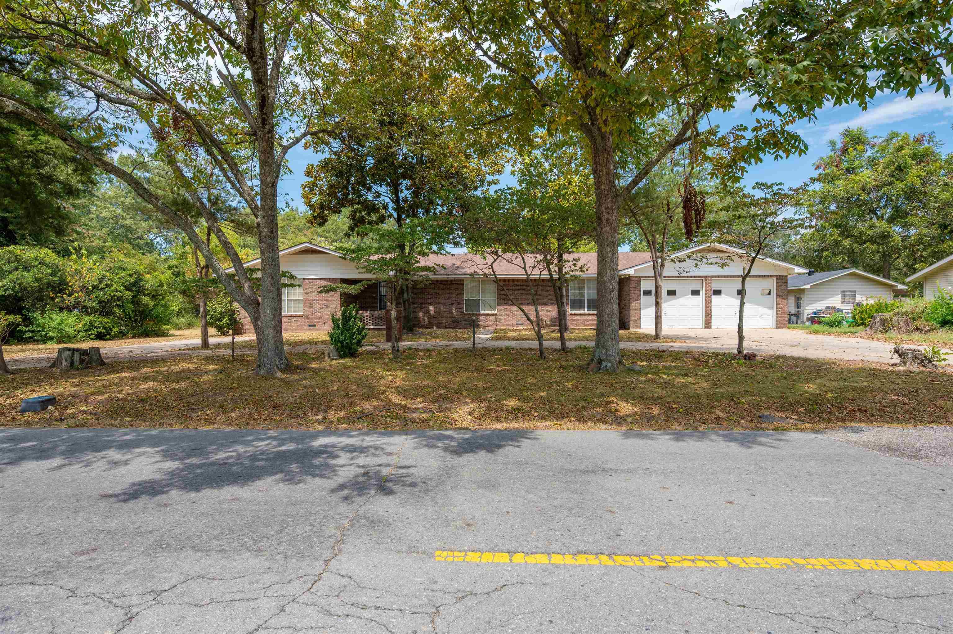 812 W 3rd  Lonoke, AR