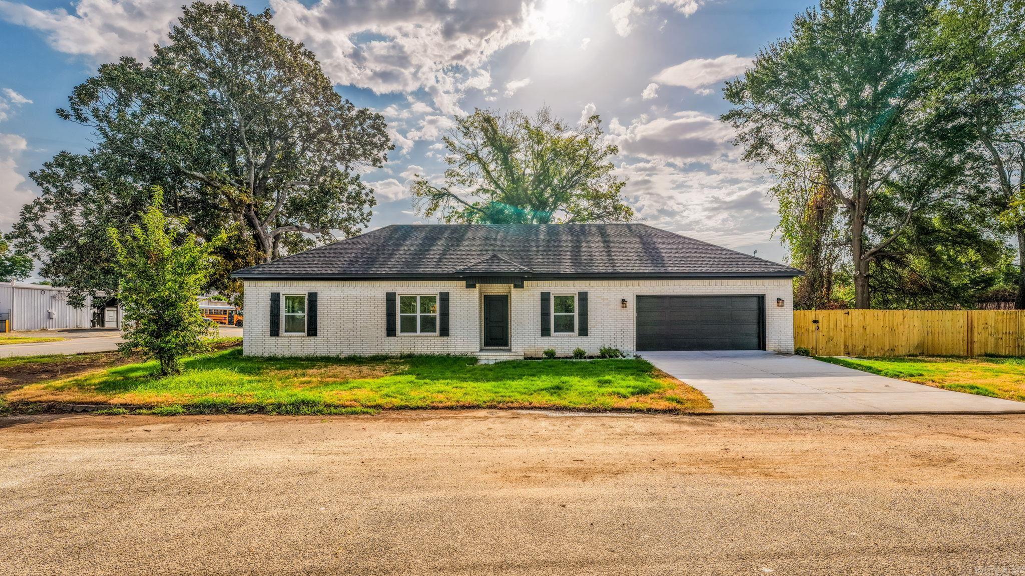 1400 E WASHINGTON  North Little Rock, AR