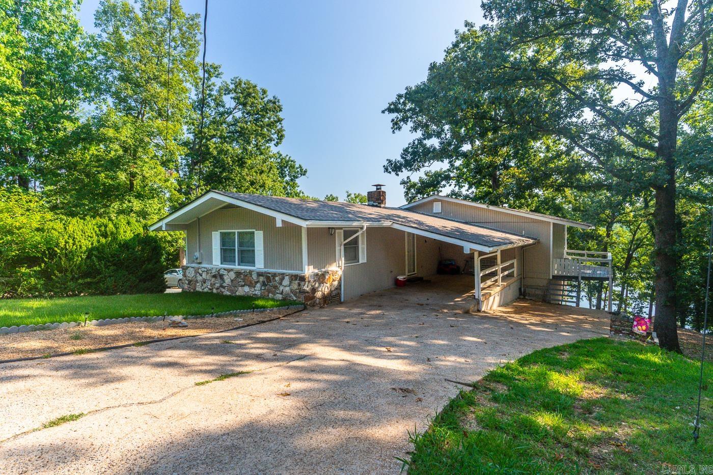 111 W Lakeshore Dr  Cherokee Village, AR