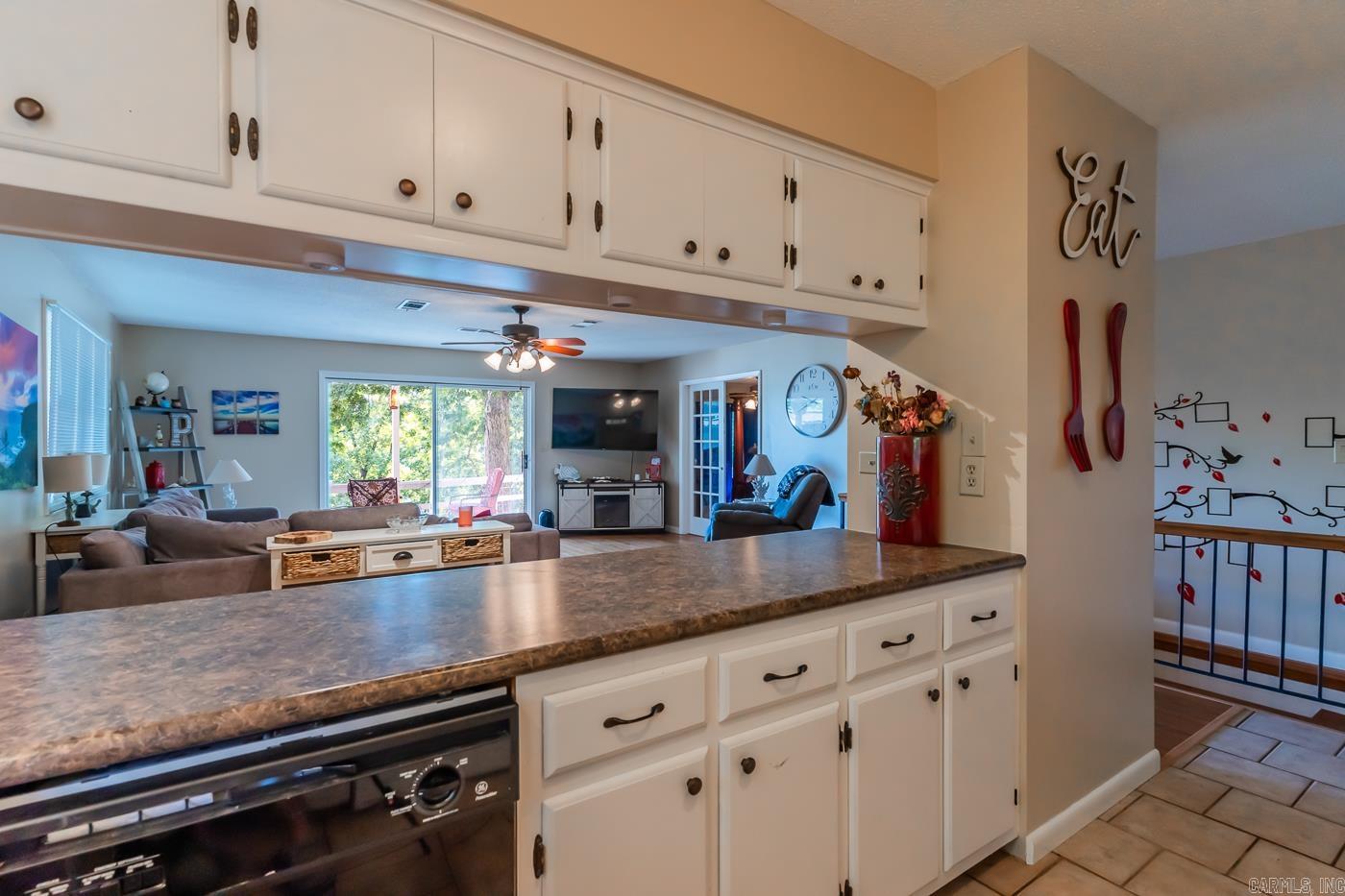 111 W Lakeshore Dr  Cherokee Village, AR