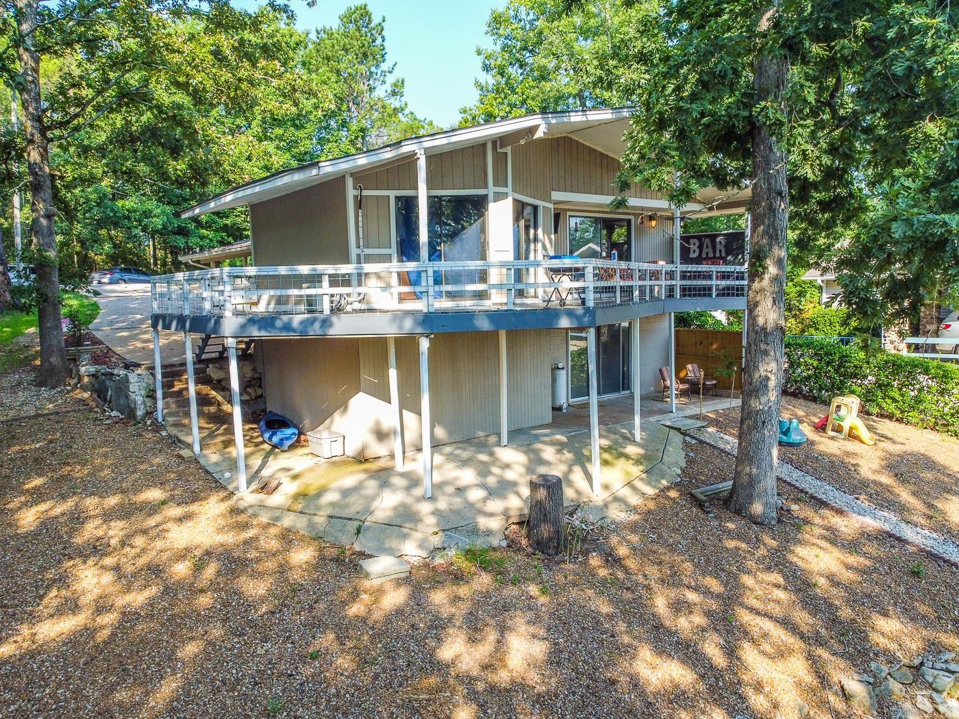 111 W Lakeshore Dr  Cherokee Village, AR