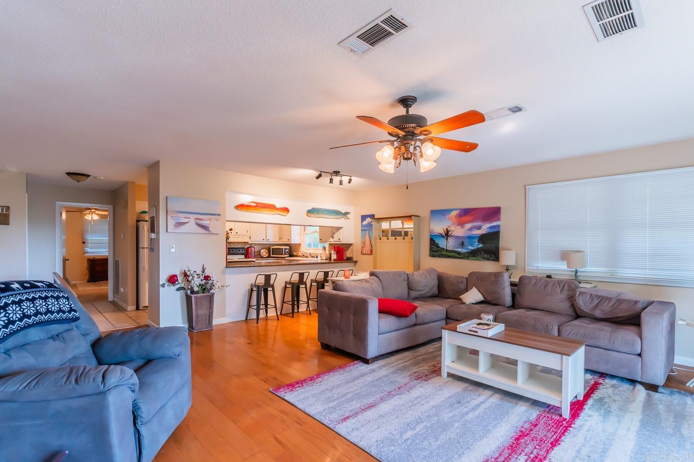 111 W Lakeshore Dr  Cherokee Village, AR
