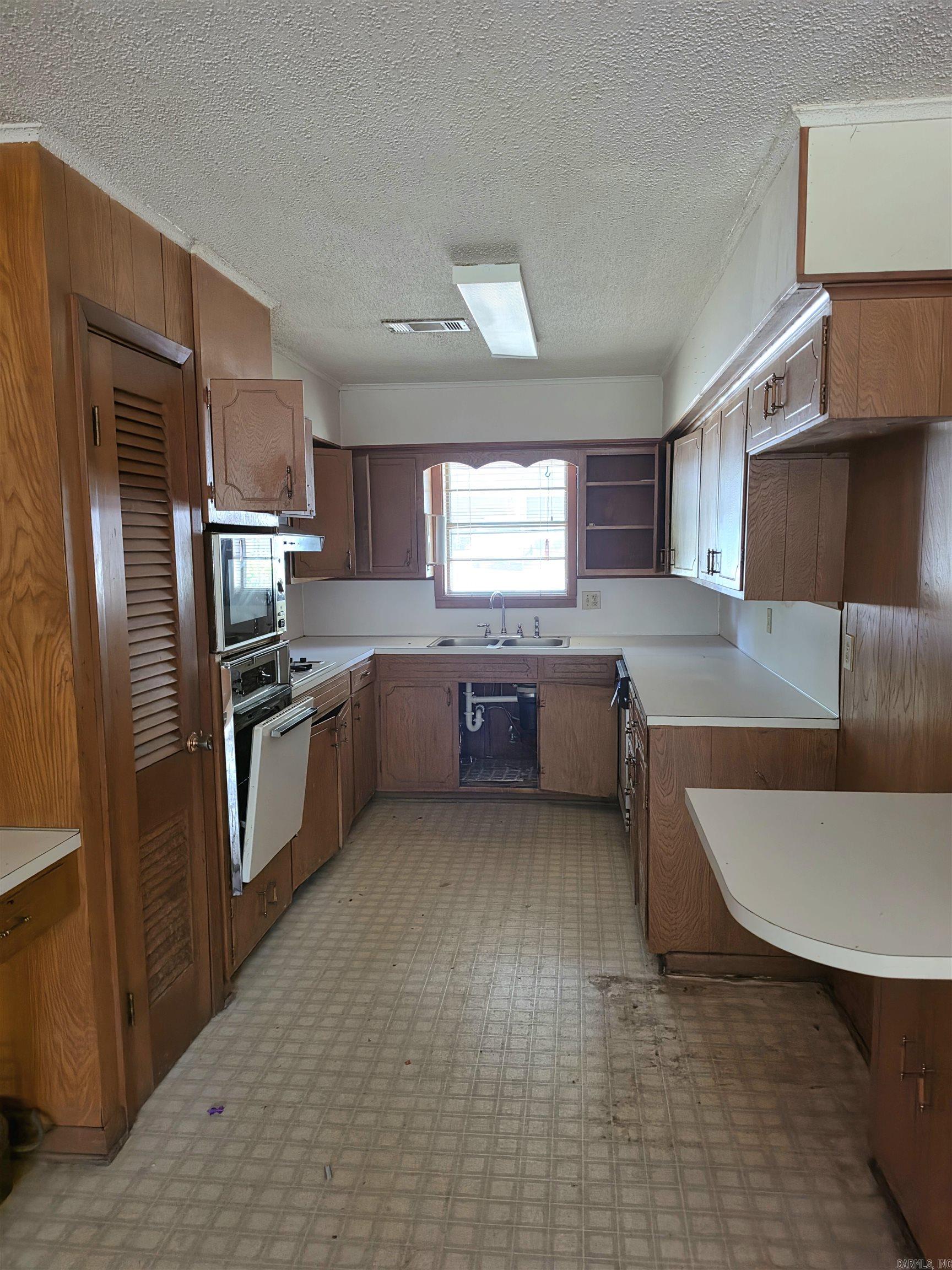 1208 Crestwood Dr  El Dorado, AR