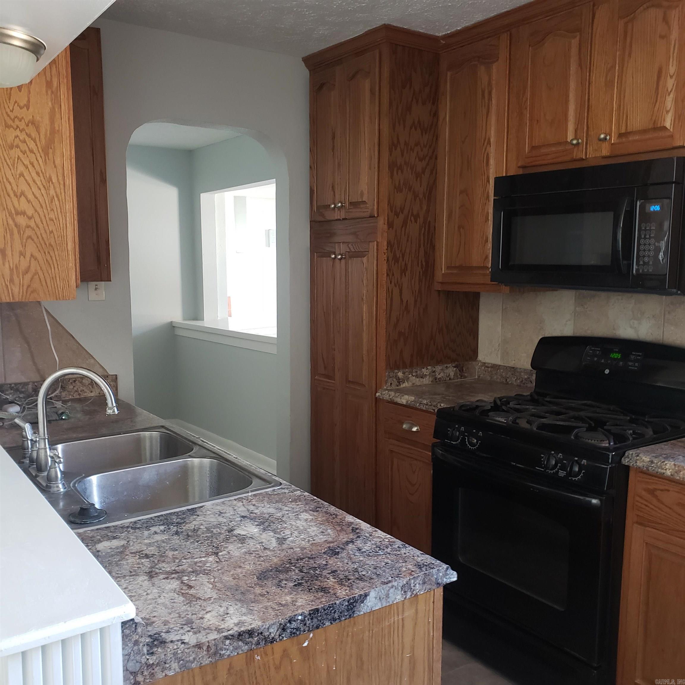 200 Braden Street — photo 5