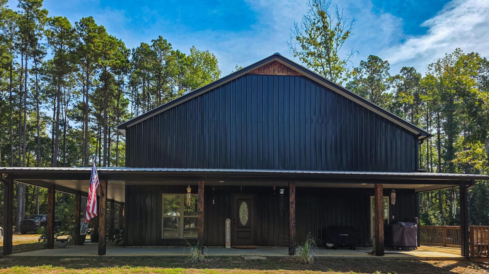 1002 County rd 9 — exterior