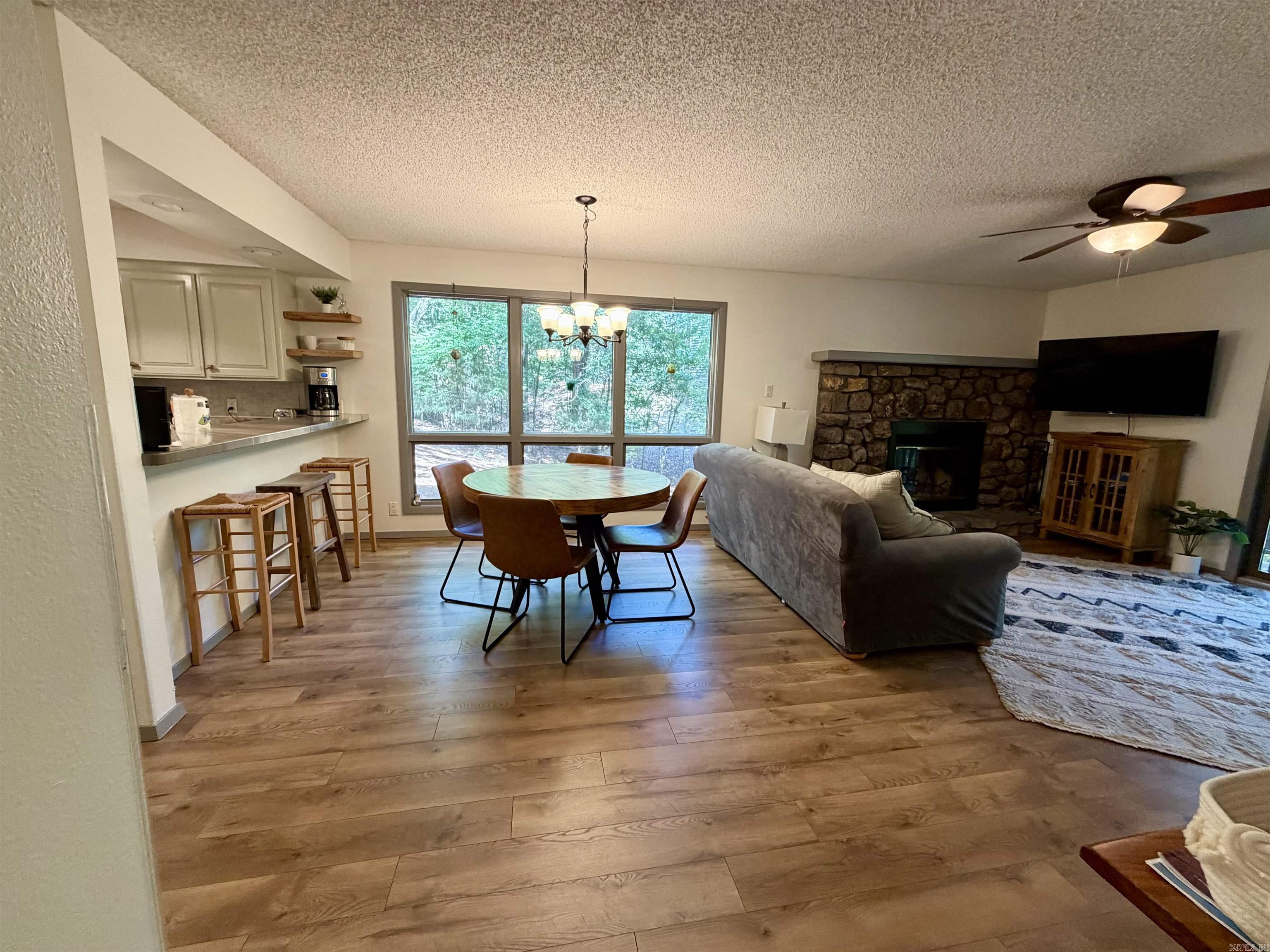 21 Pine  Mount Ida, AR