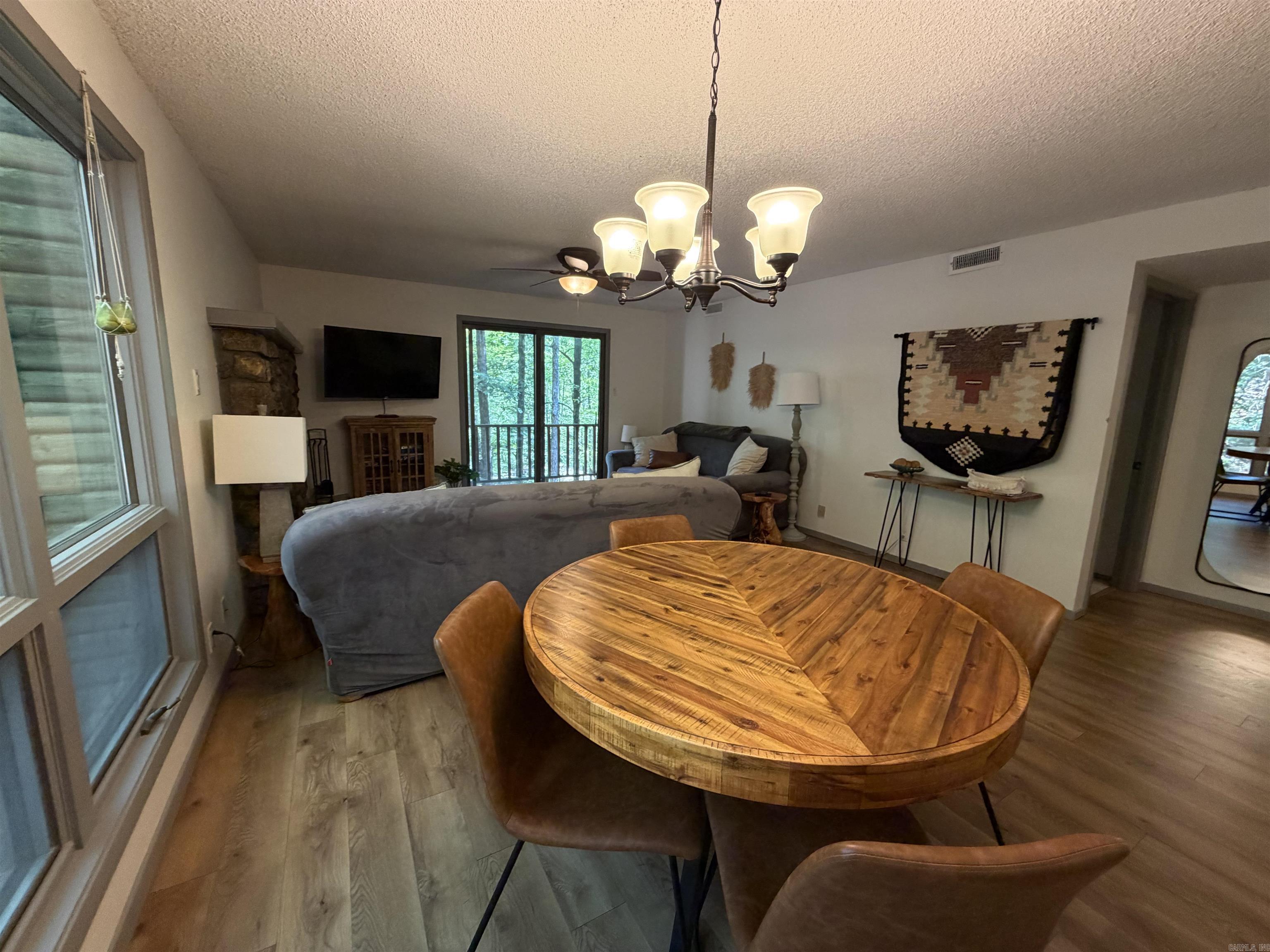 21 Pine  Mount Ida, AR