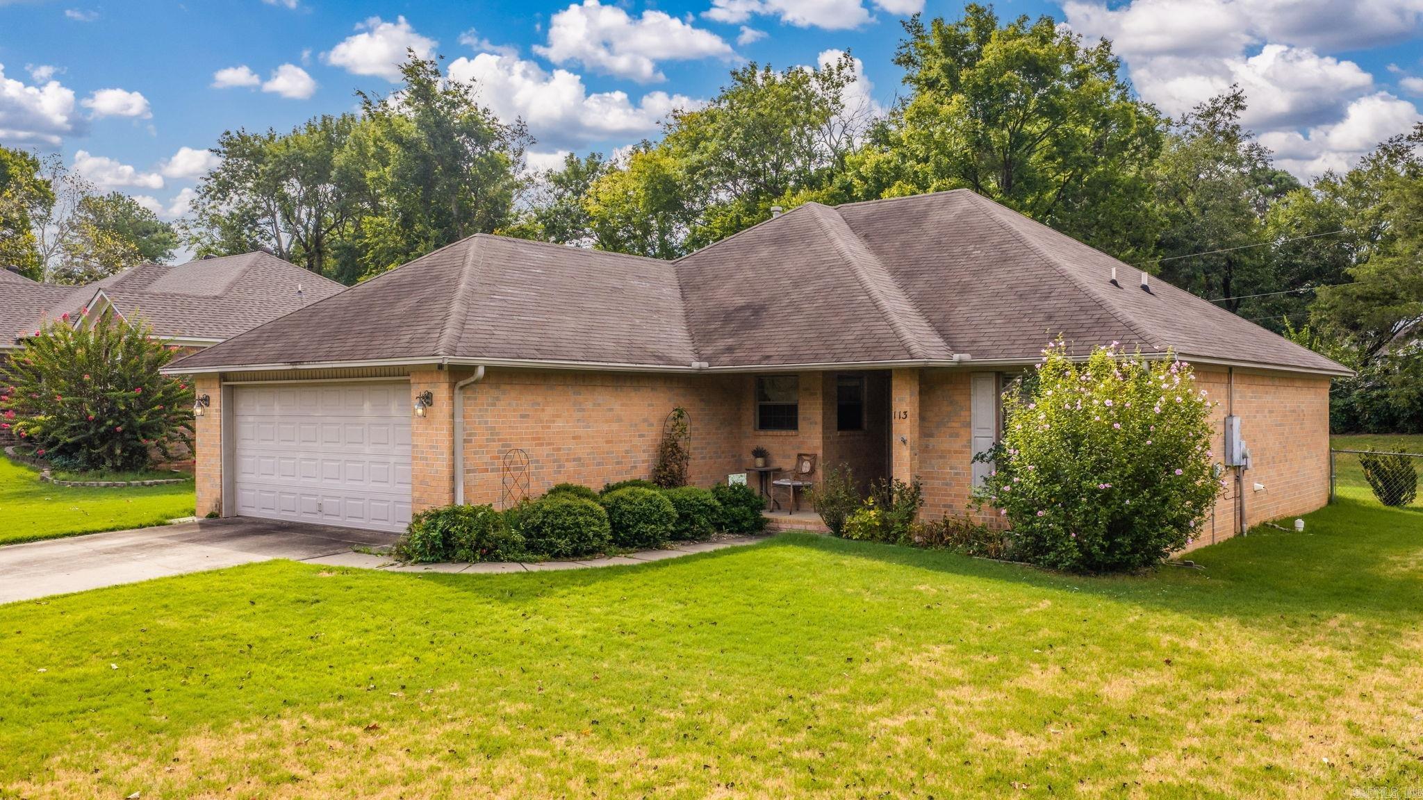 113 Rock Creek Drive — exterior