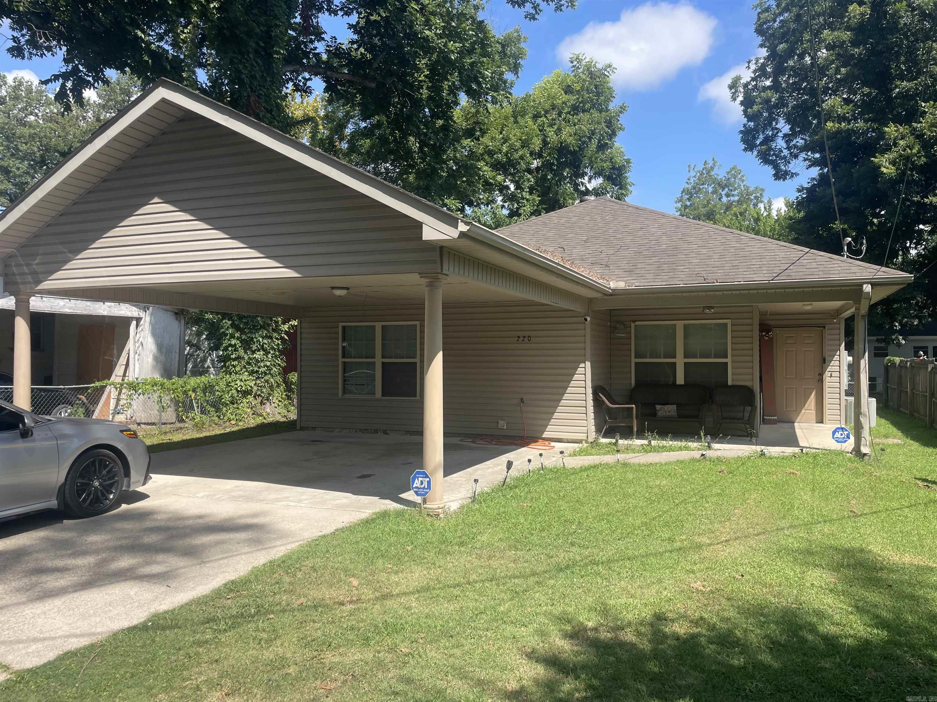 220  School St  McGehee, AR