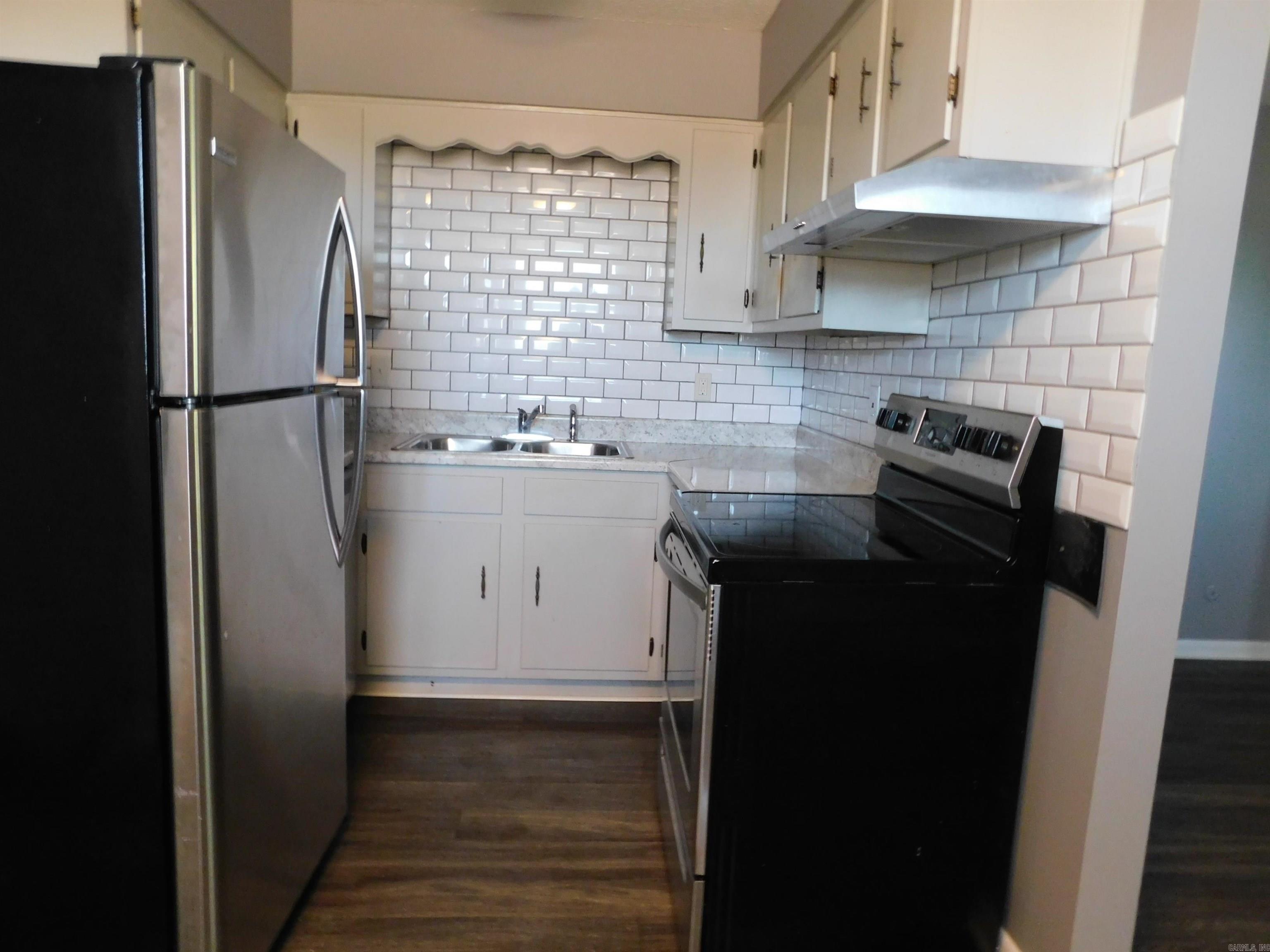 9 Meredith Court — photo 4