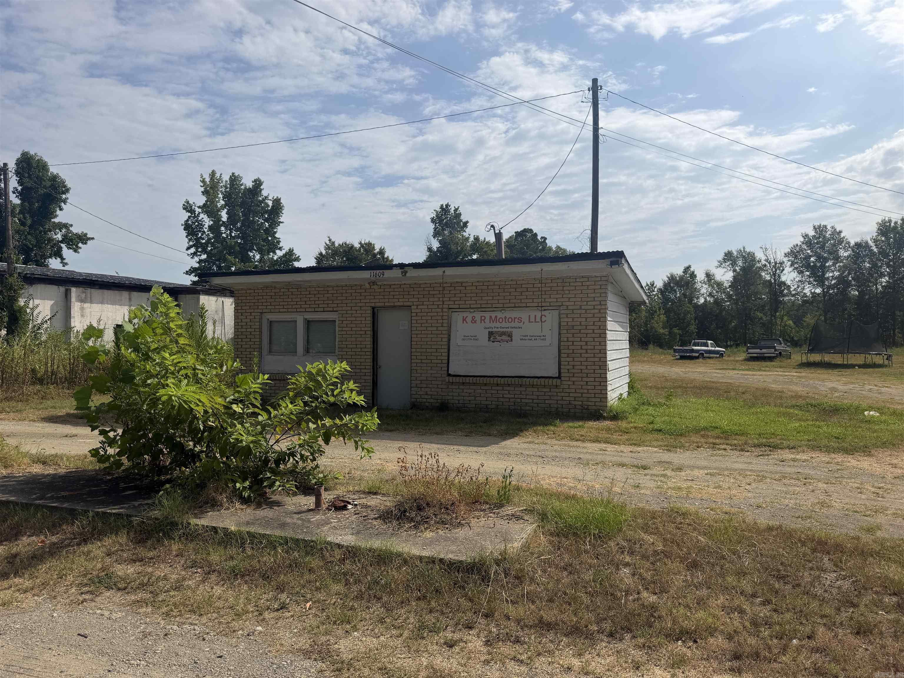11609 Dollarway Road — exterior