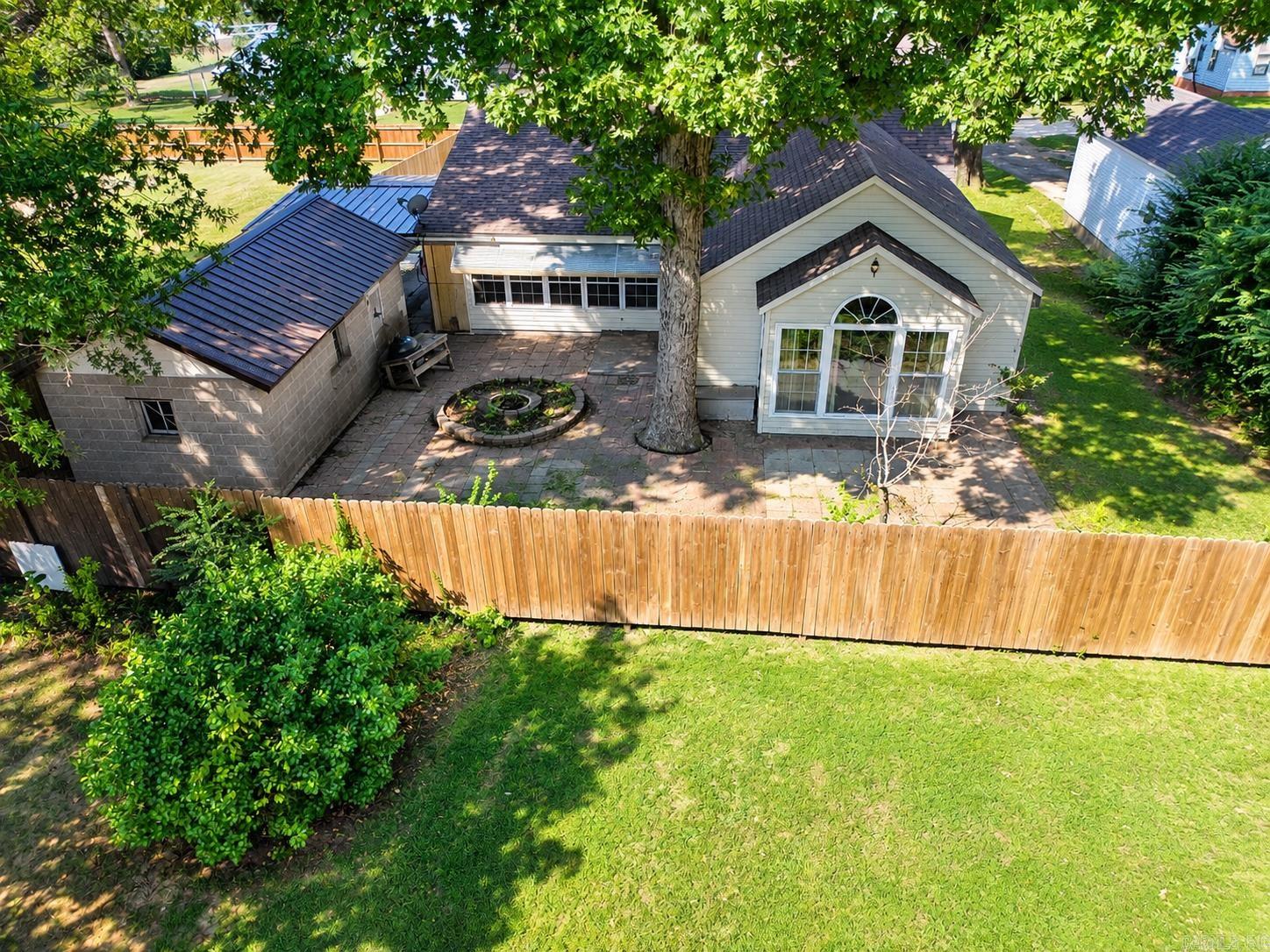 551 N 5th  Piggott, AR