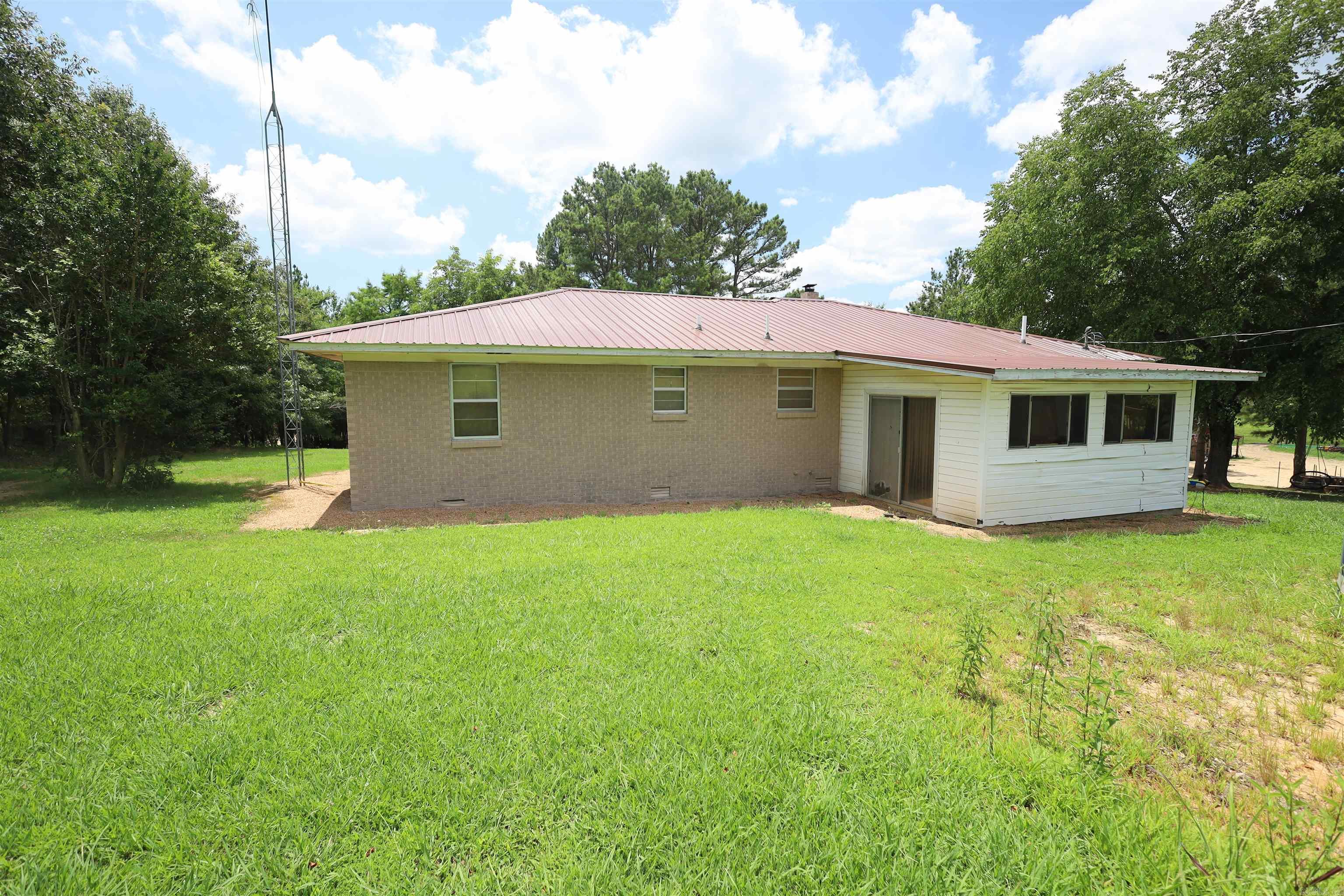 303 County Road 401 Rector, AR 72461