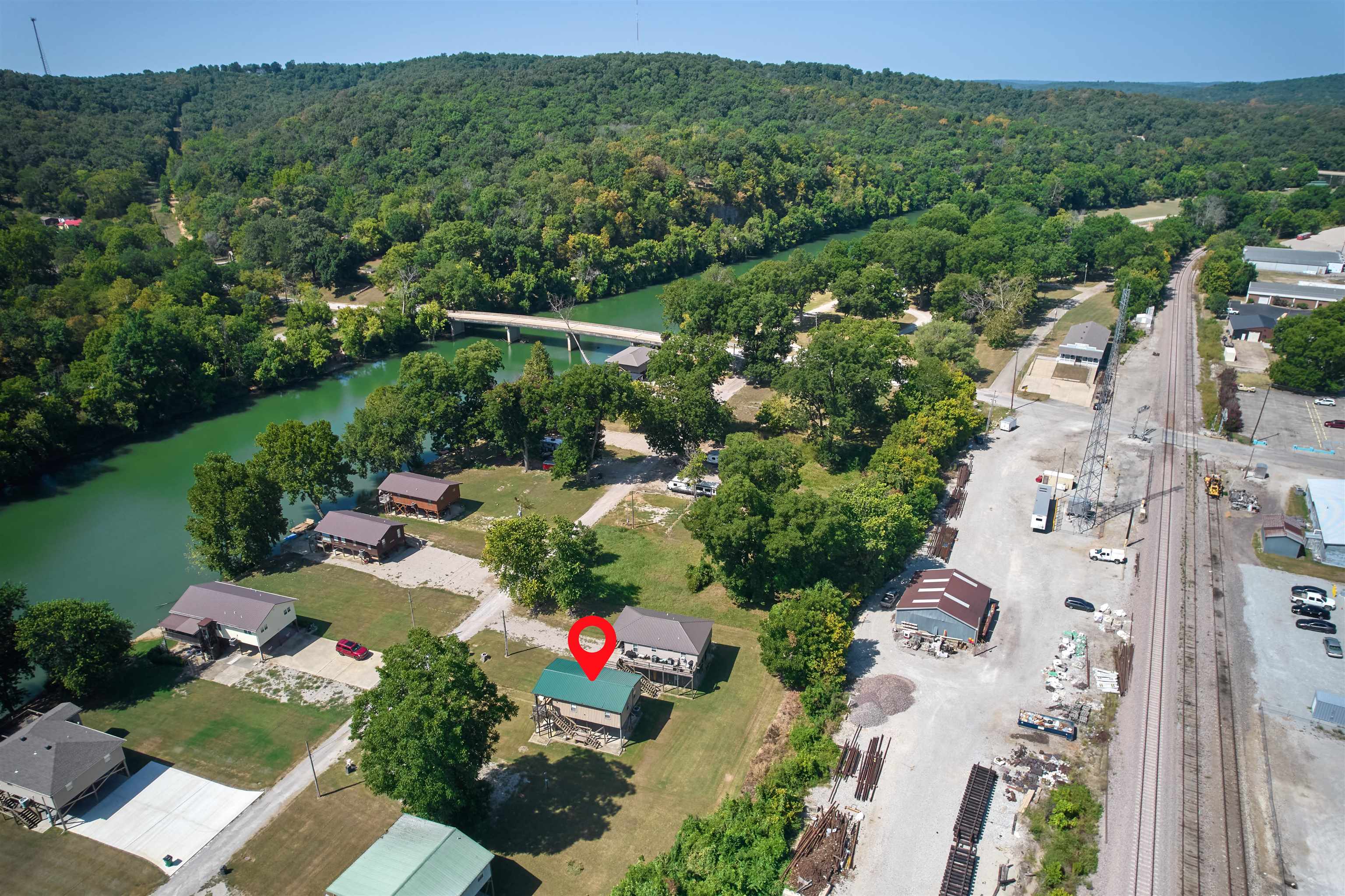 20 E Valley Dr  Highland, AR