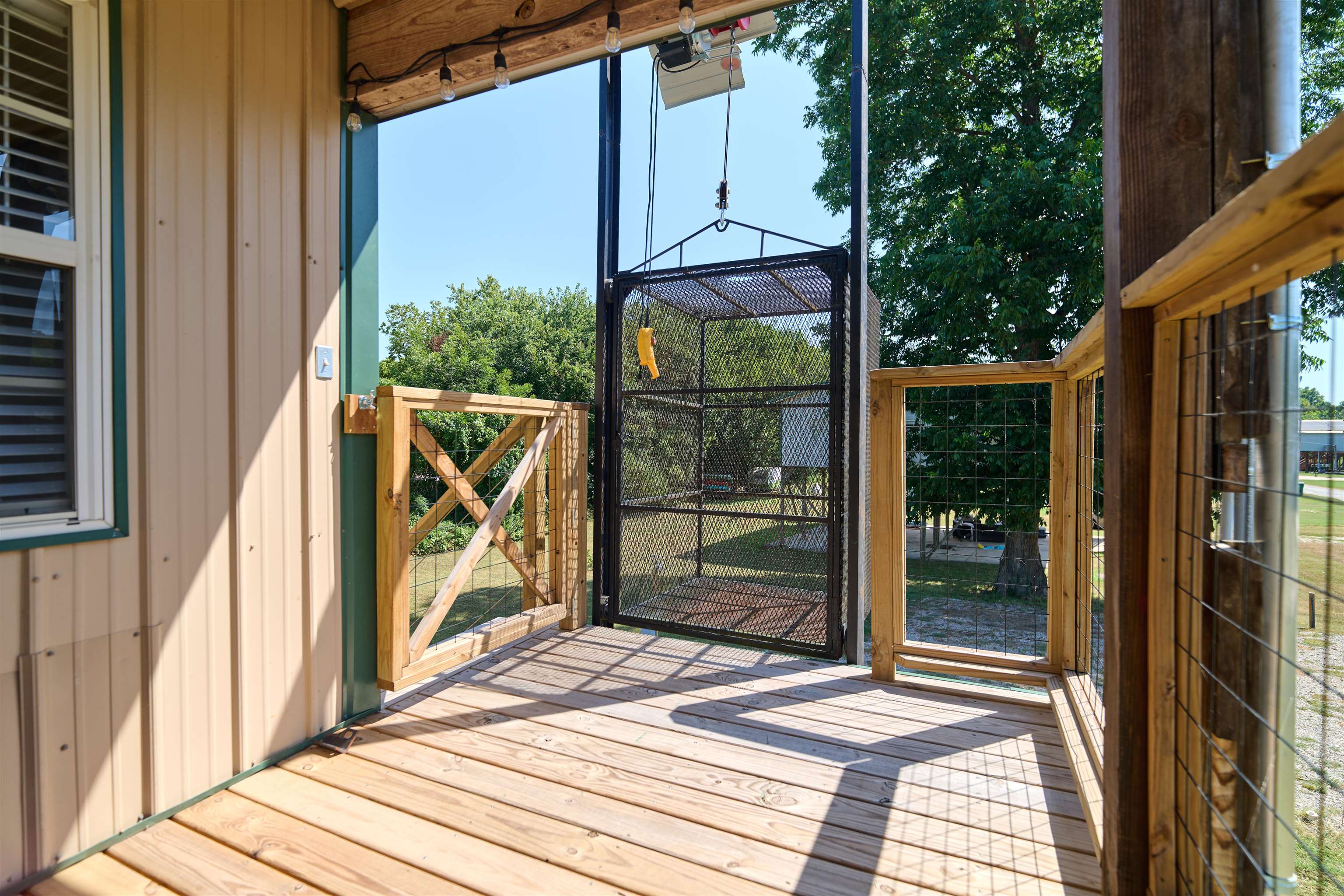 20 E Valley Dr  Highland, AR