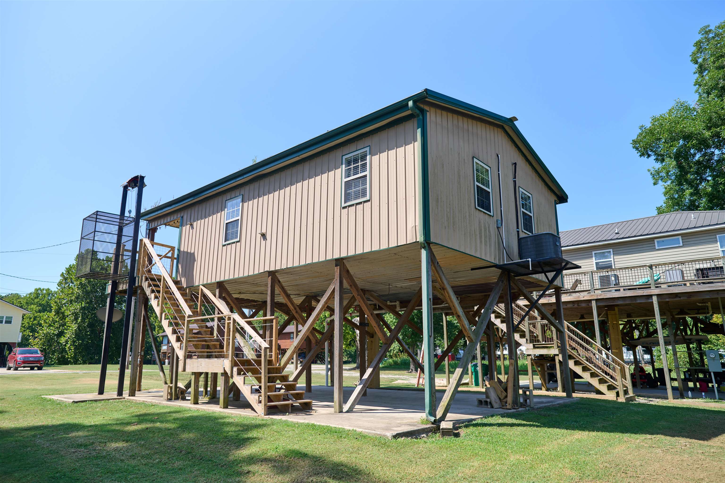 20 E Valley Dr  Highland, AR