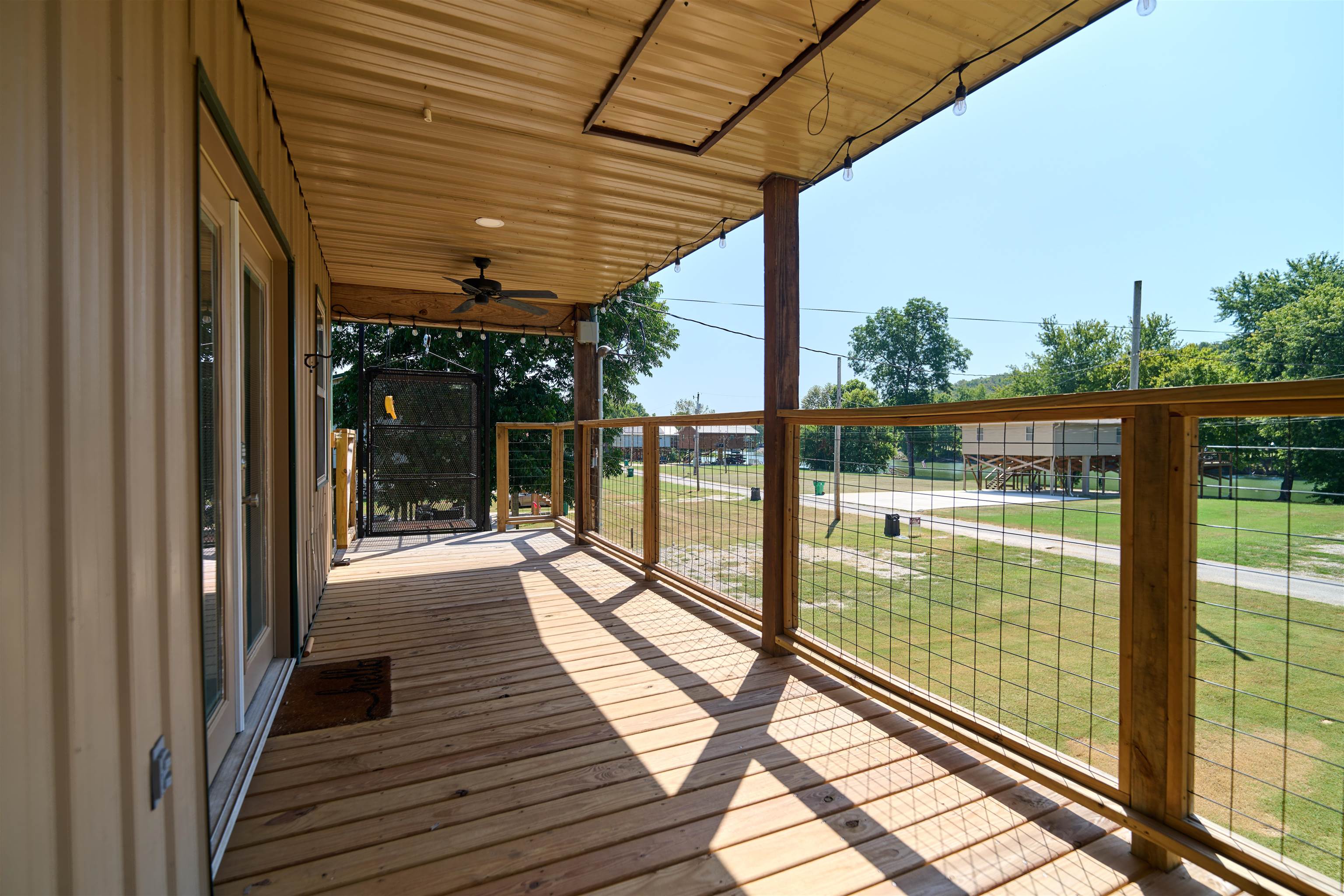 20 E Valley Dr  Highland, AR