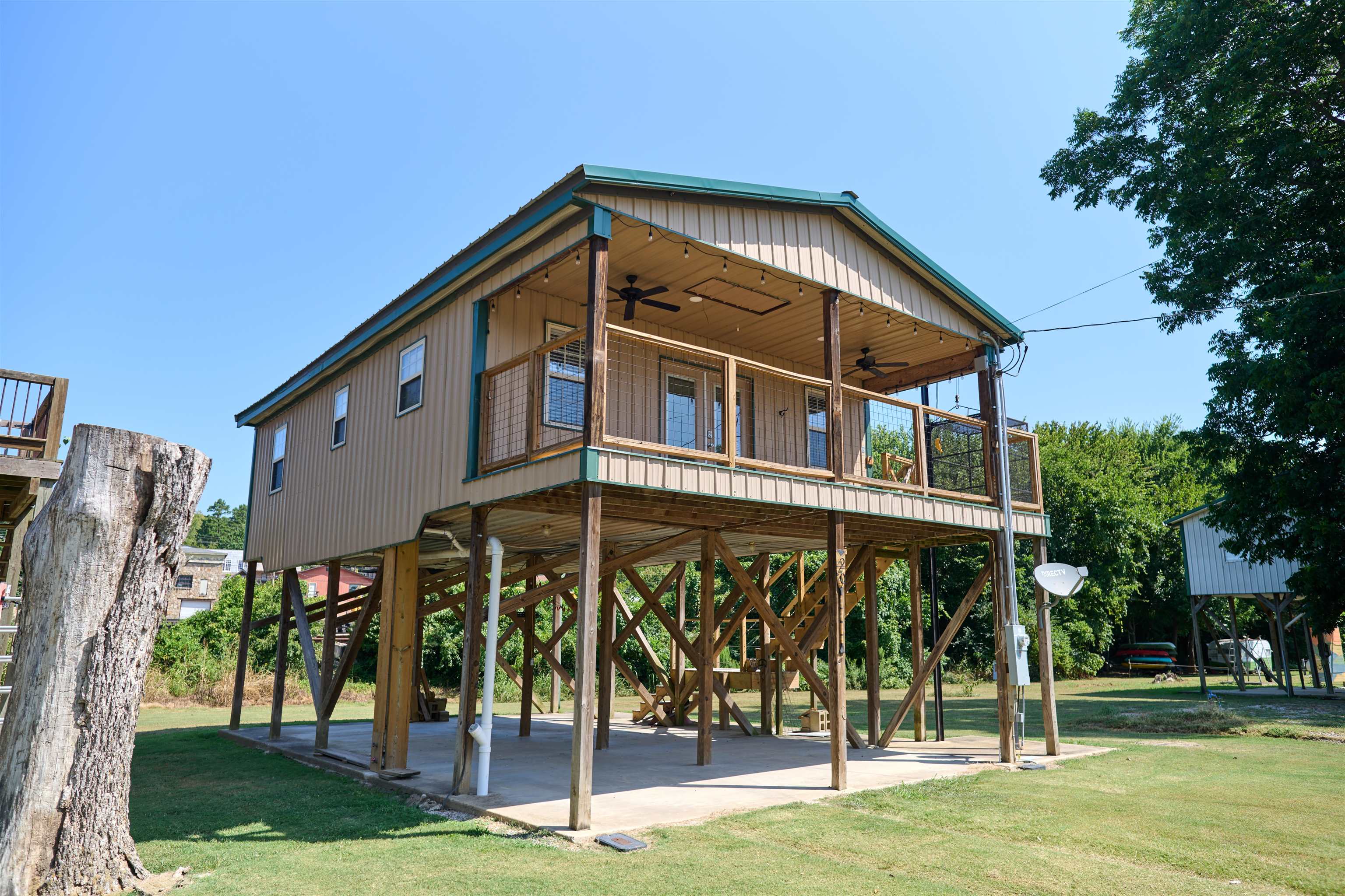 20 E Valley Dr  Highland, AR