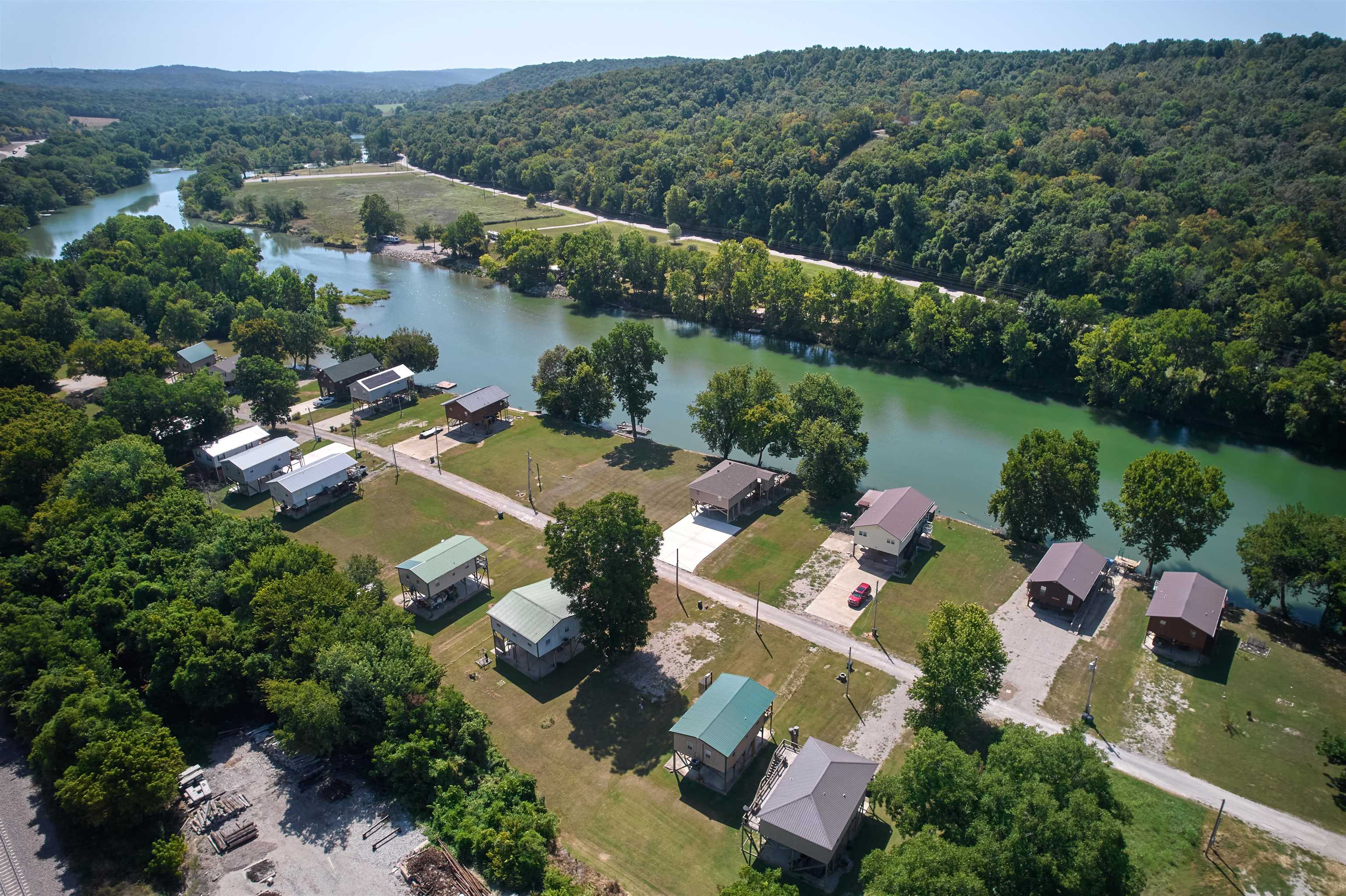 20 E Valley Dr  Highland, AR