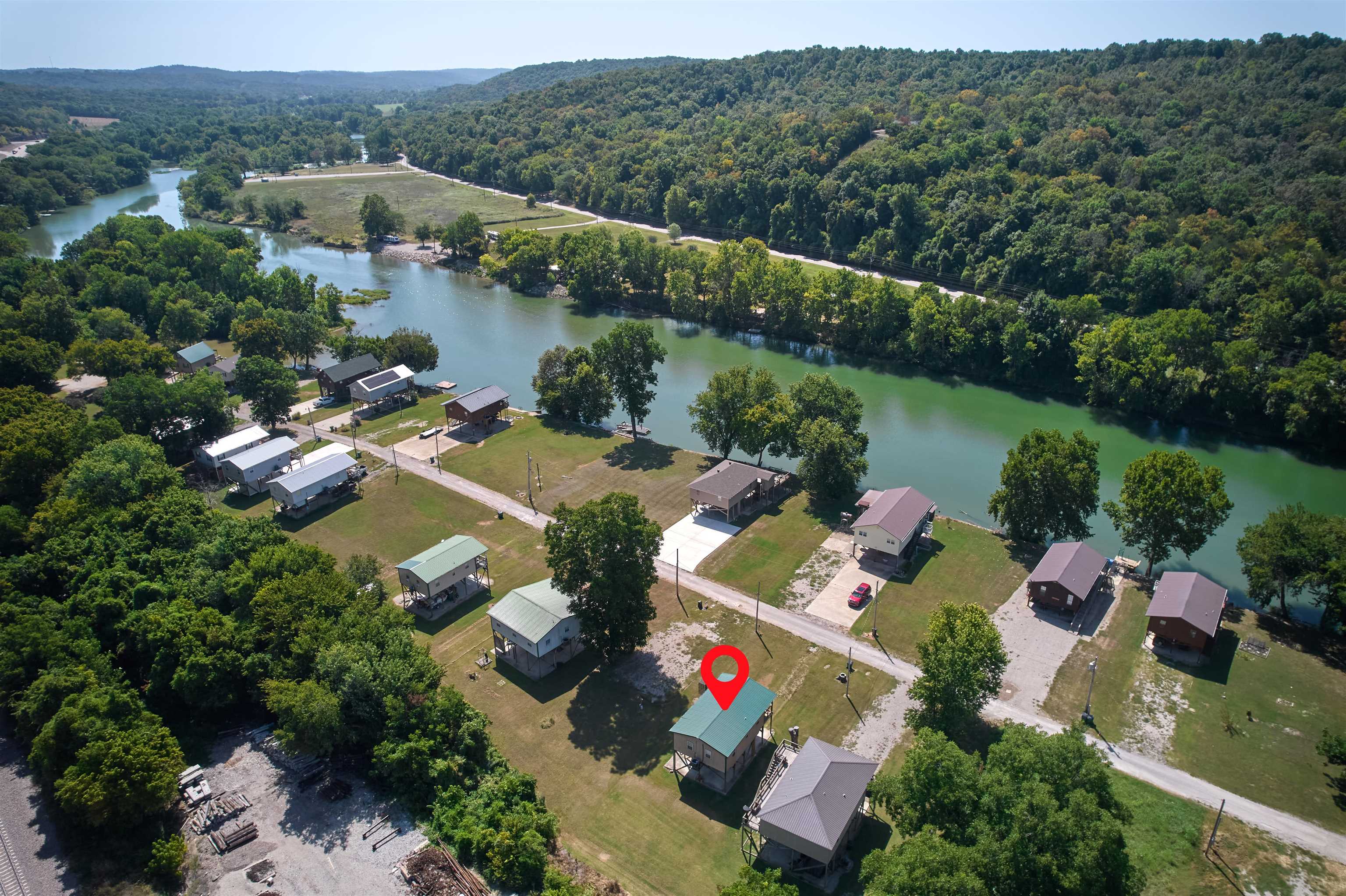 20 E Valley Dr  Highland, AR