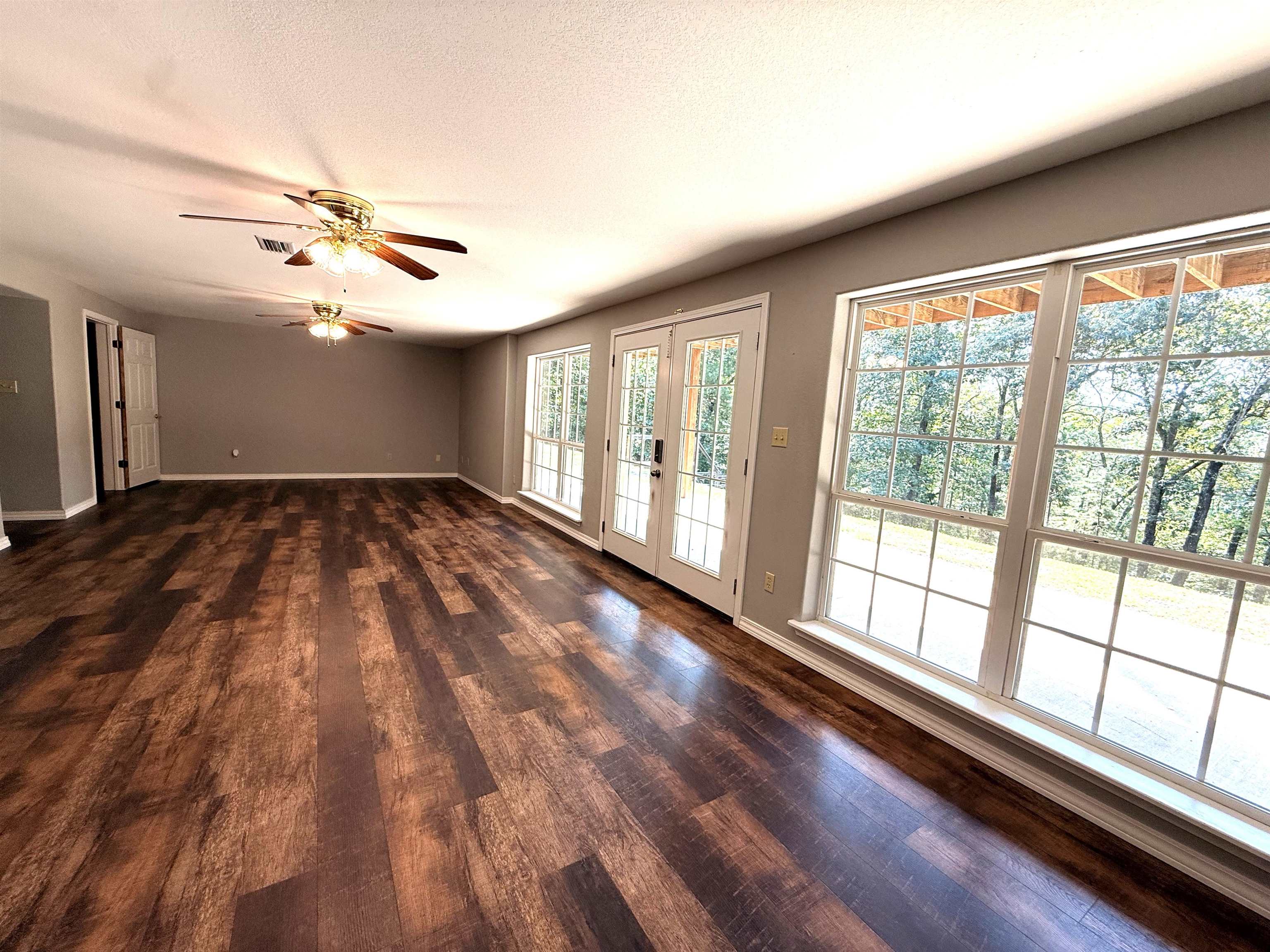 663 Heritage Oaks  Mountain View, AR