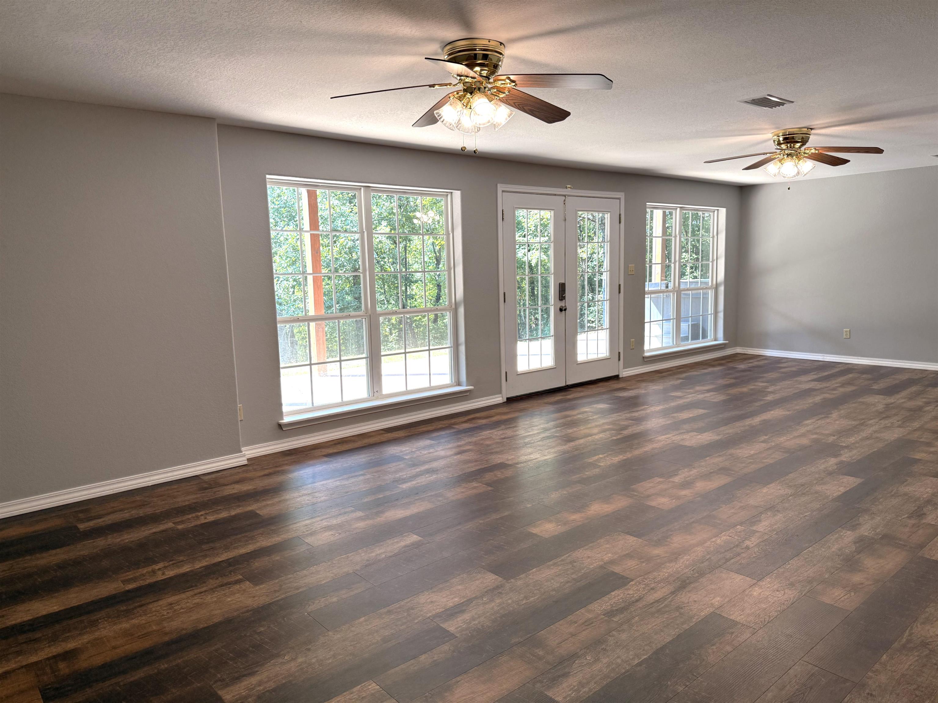 663 Heritage Oaks  Mountain View, AR