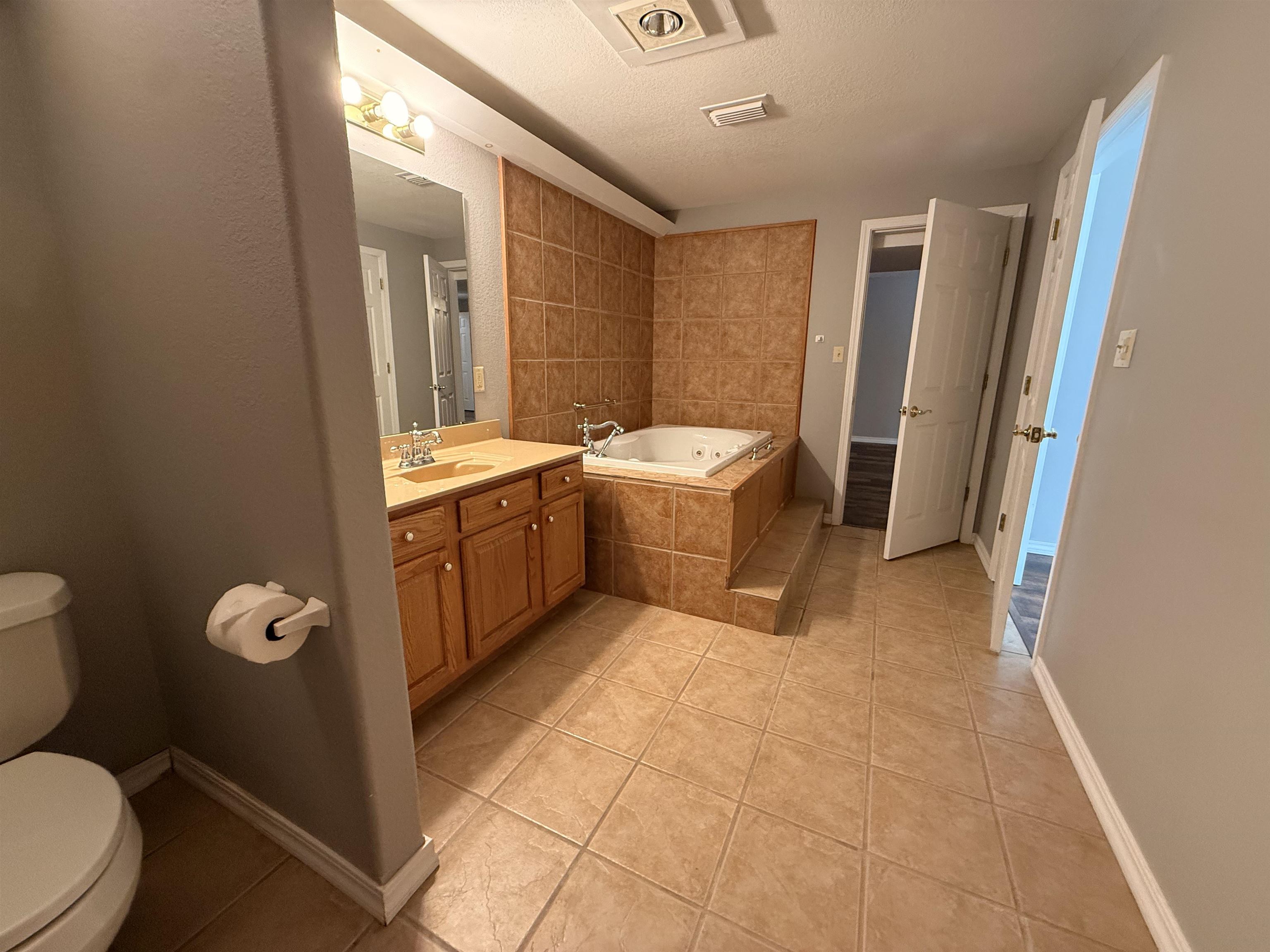 663 Heritage Oaks  Mountain View, AR