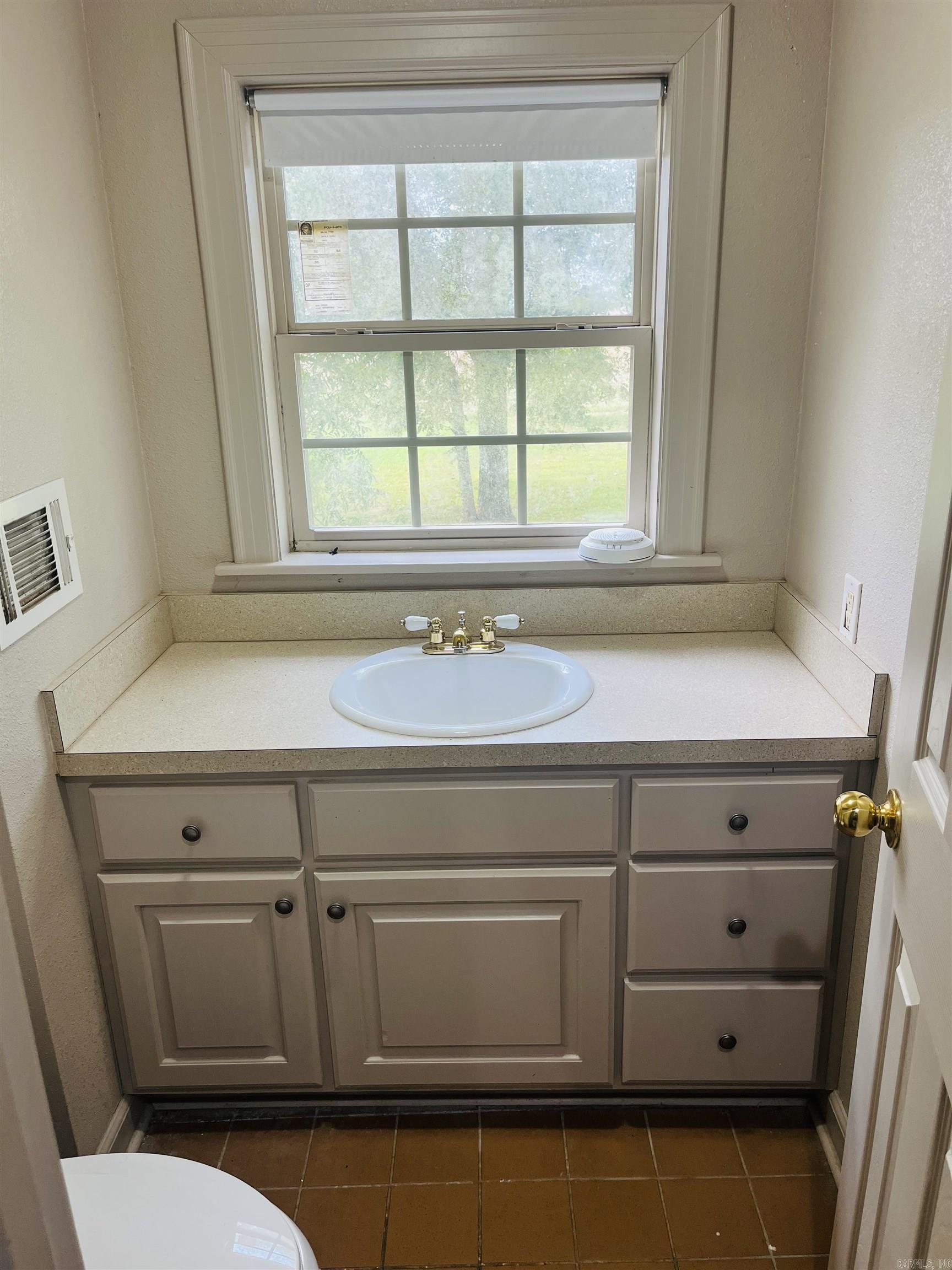 2027 E 82  Hamburg, AR