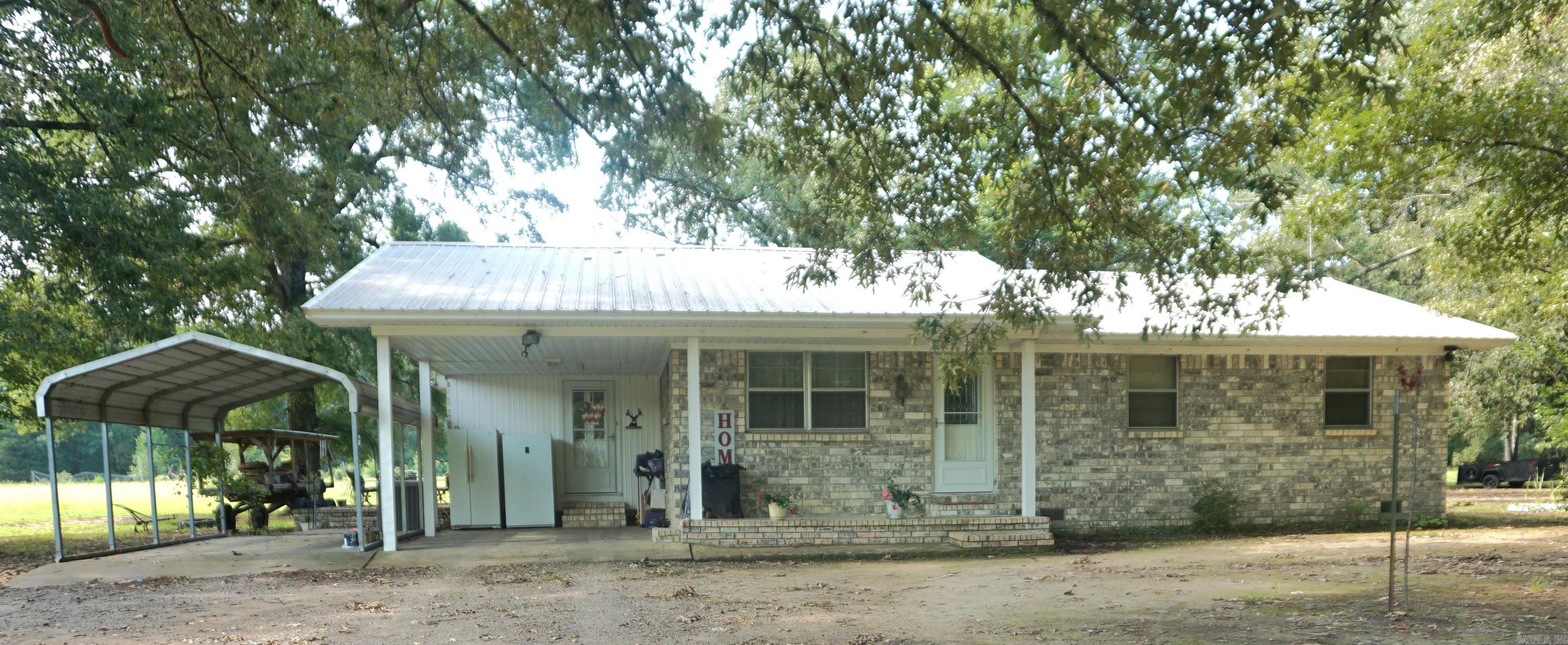 536 Old Railroad Road — exterior