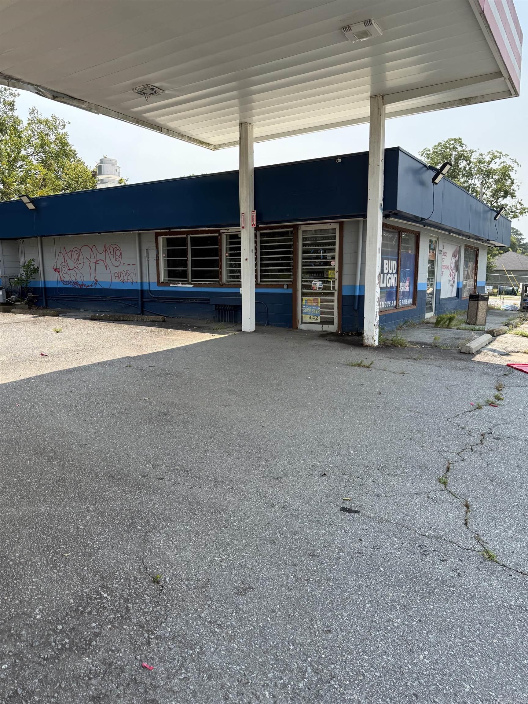 13325 E 1st Street — exterior