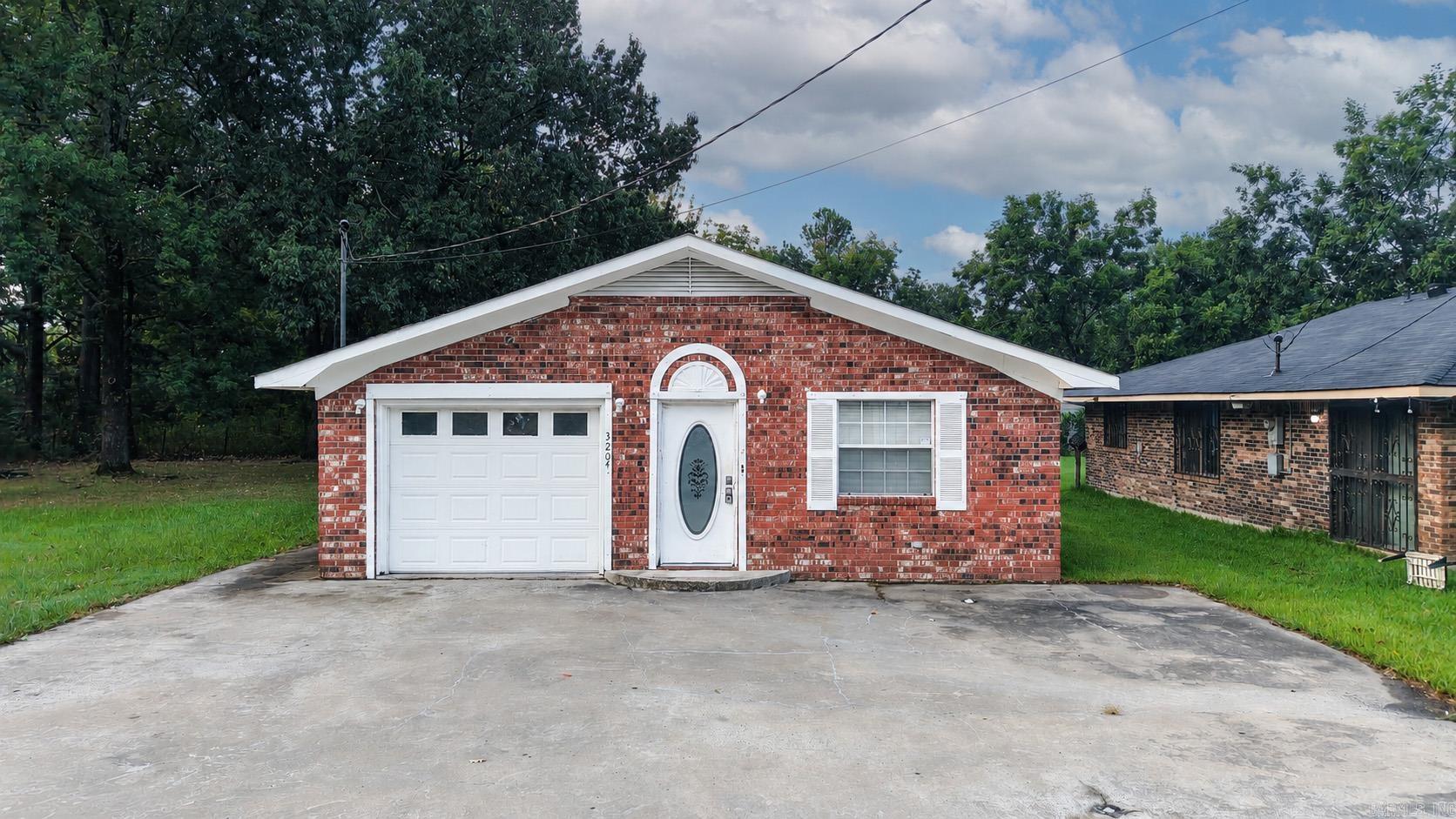 3204 W 16  Pine Bluff, AR