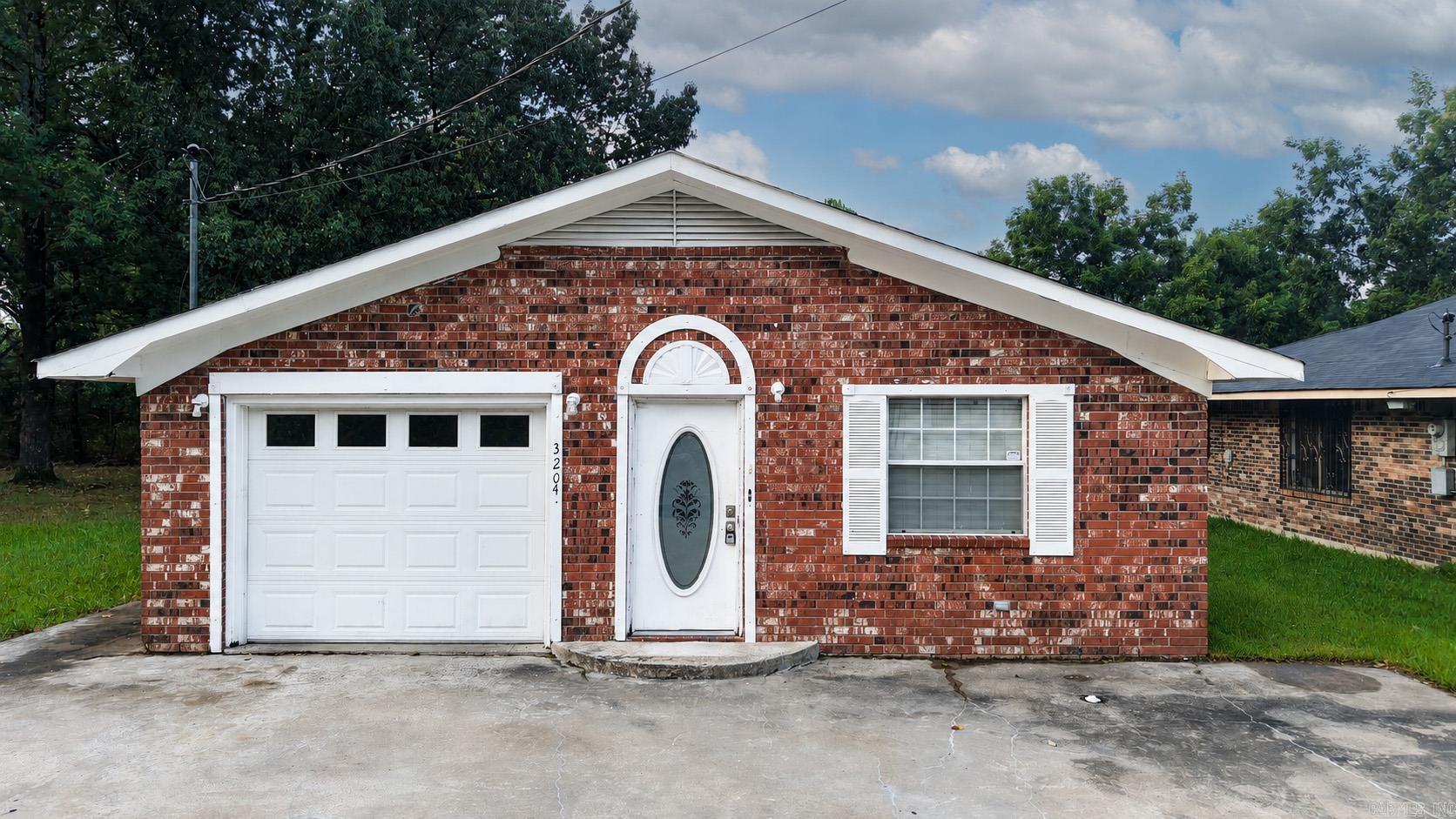3204 W 16  Pine Bluff, AR