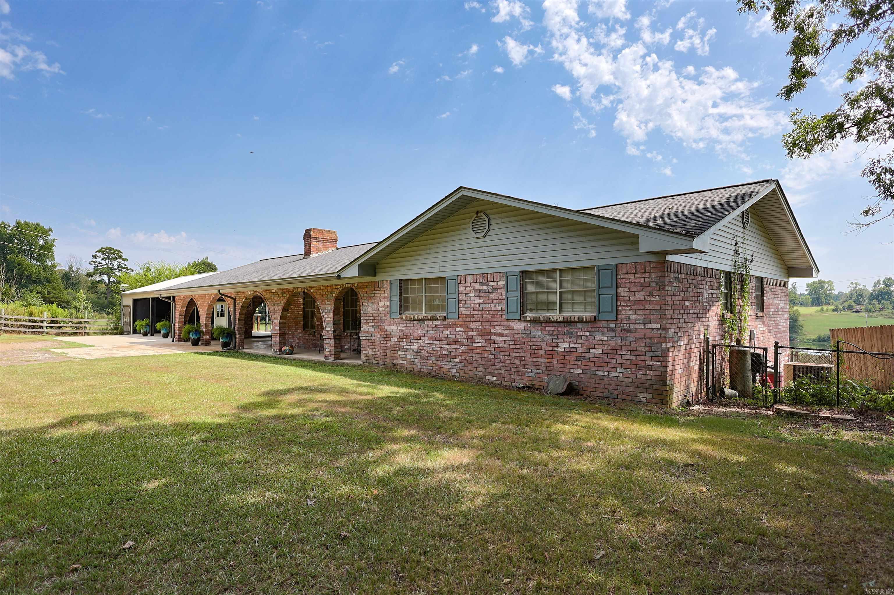 1236  HWY 84  Umpire, AR