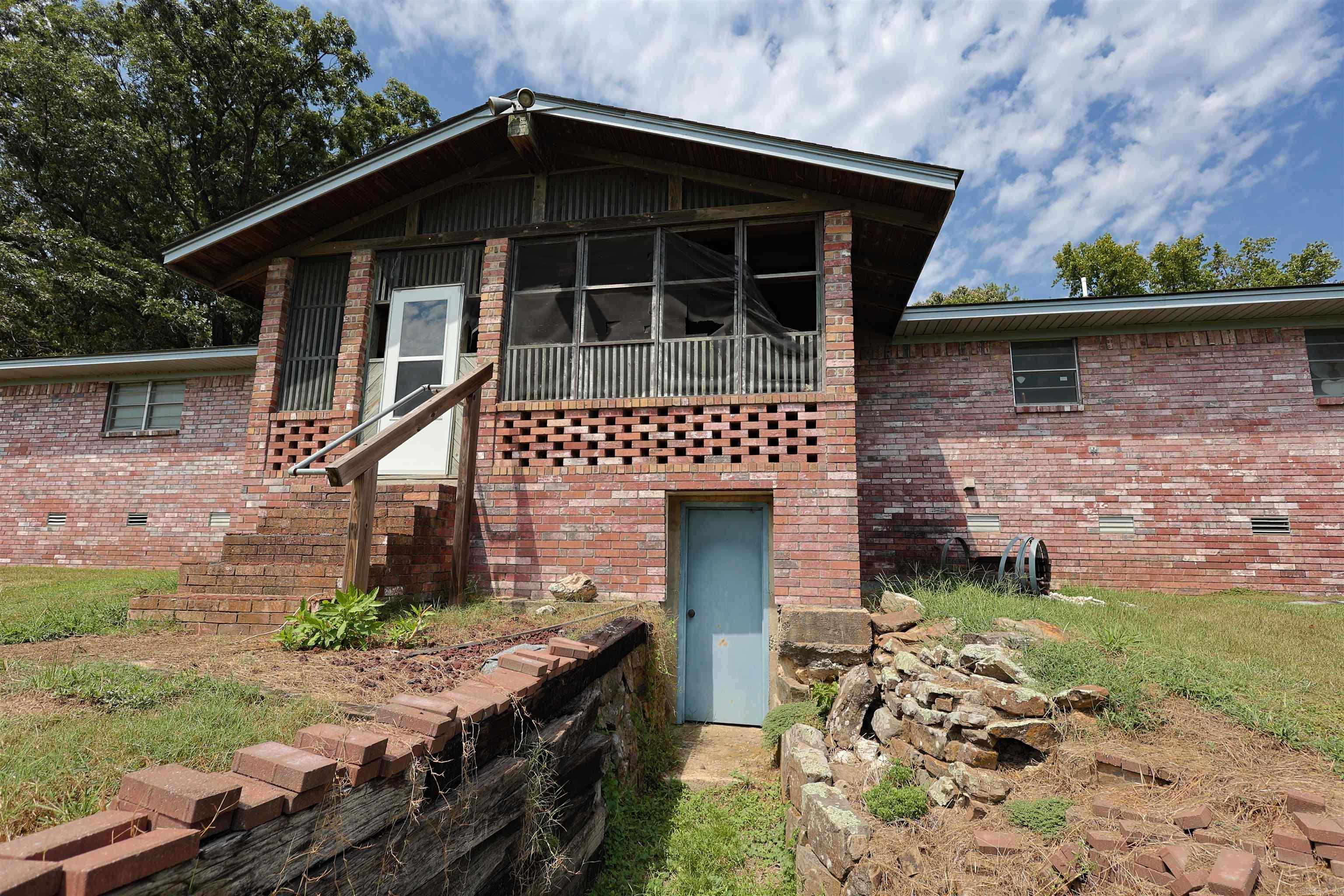 1236 HWY 84  Umpire, AR