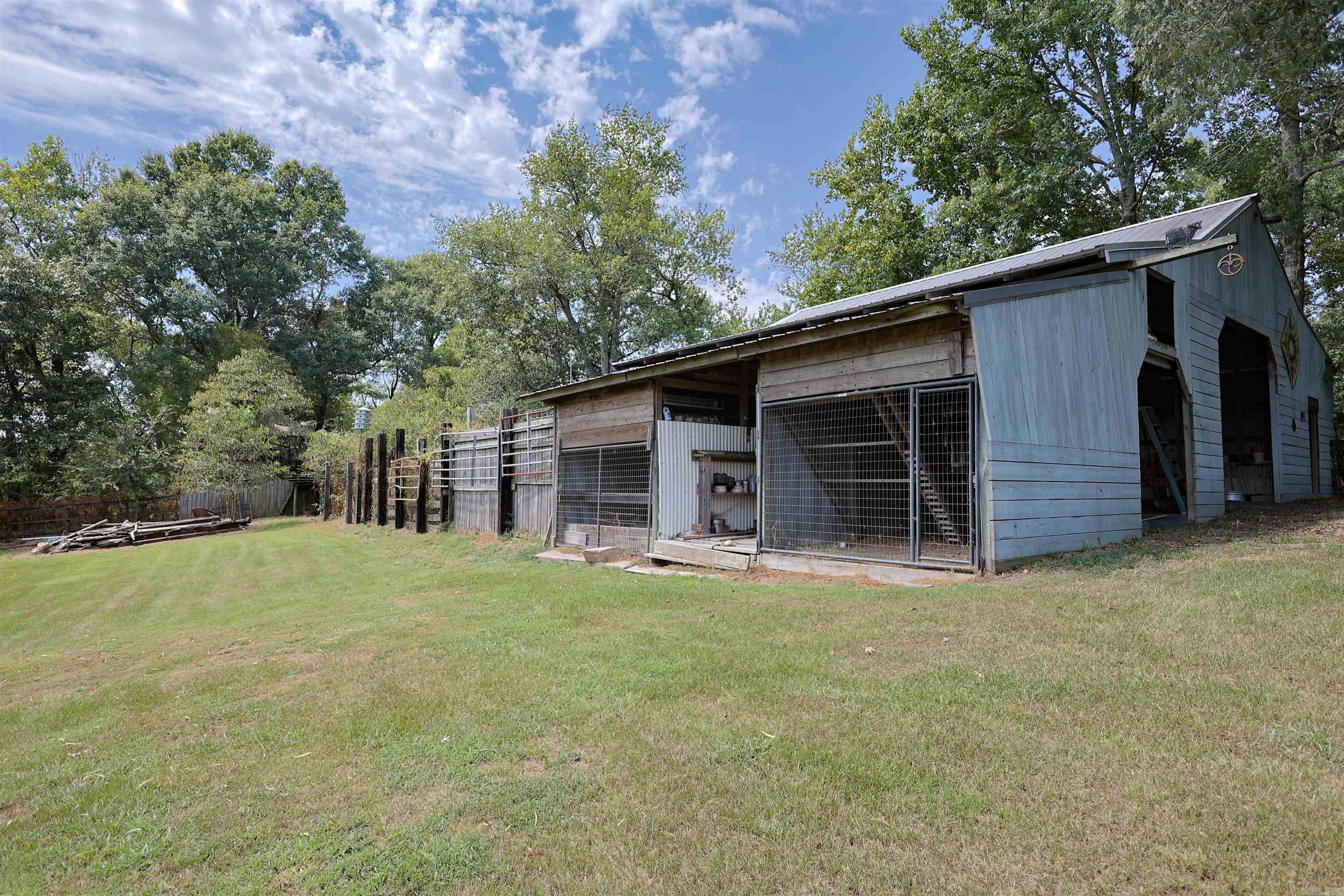 1236 HWY 84  Umpire, AR
