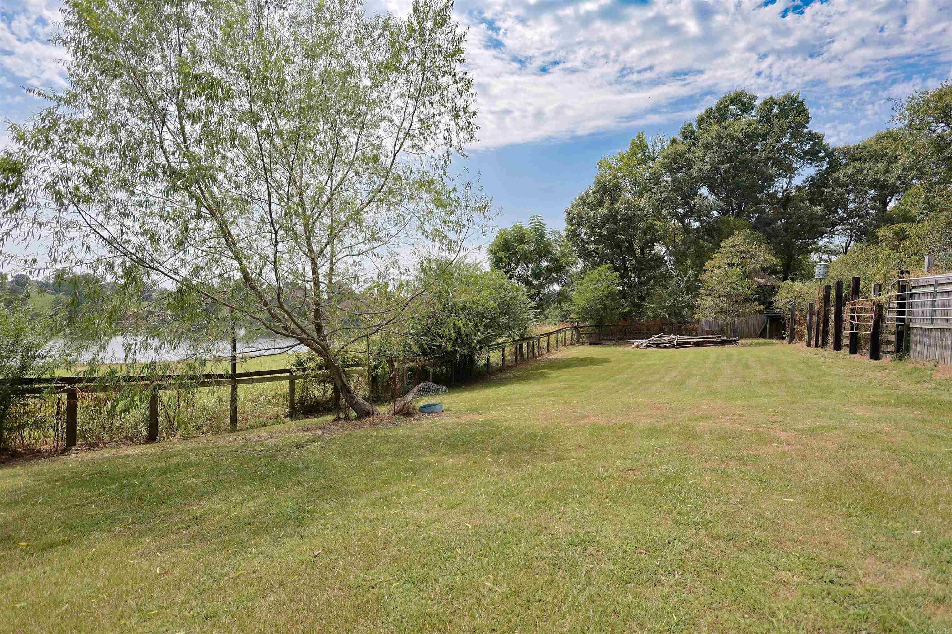 1236 HWY 84  Umpire, AR