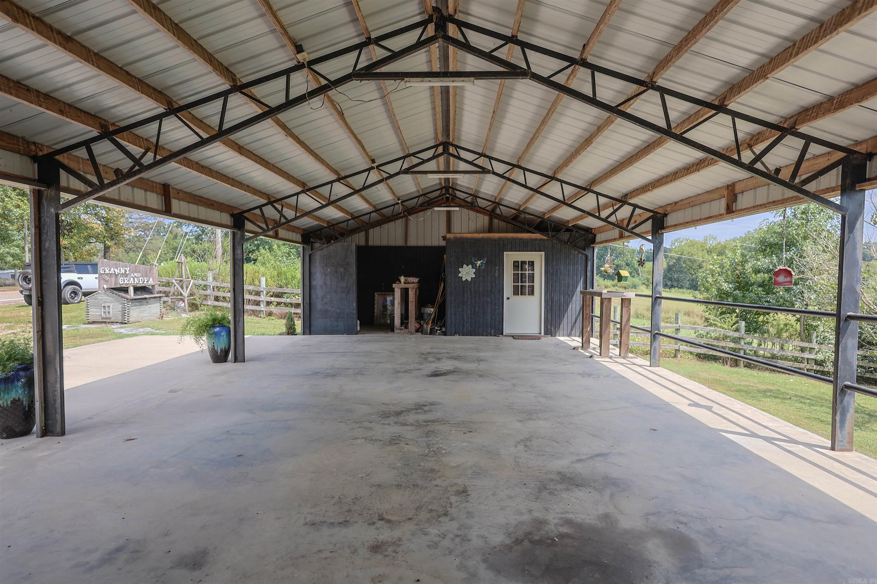 1236 HWY 84  Umpire, AR